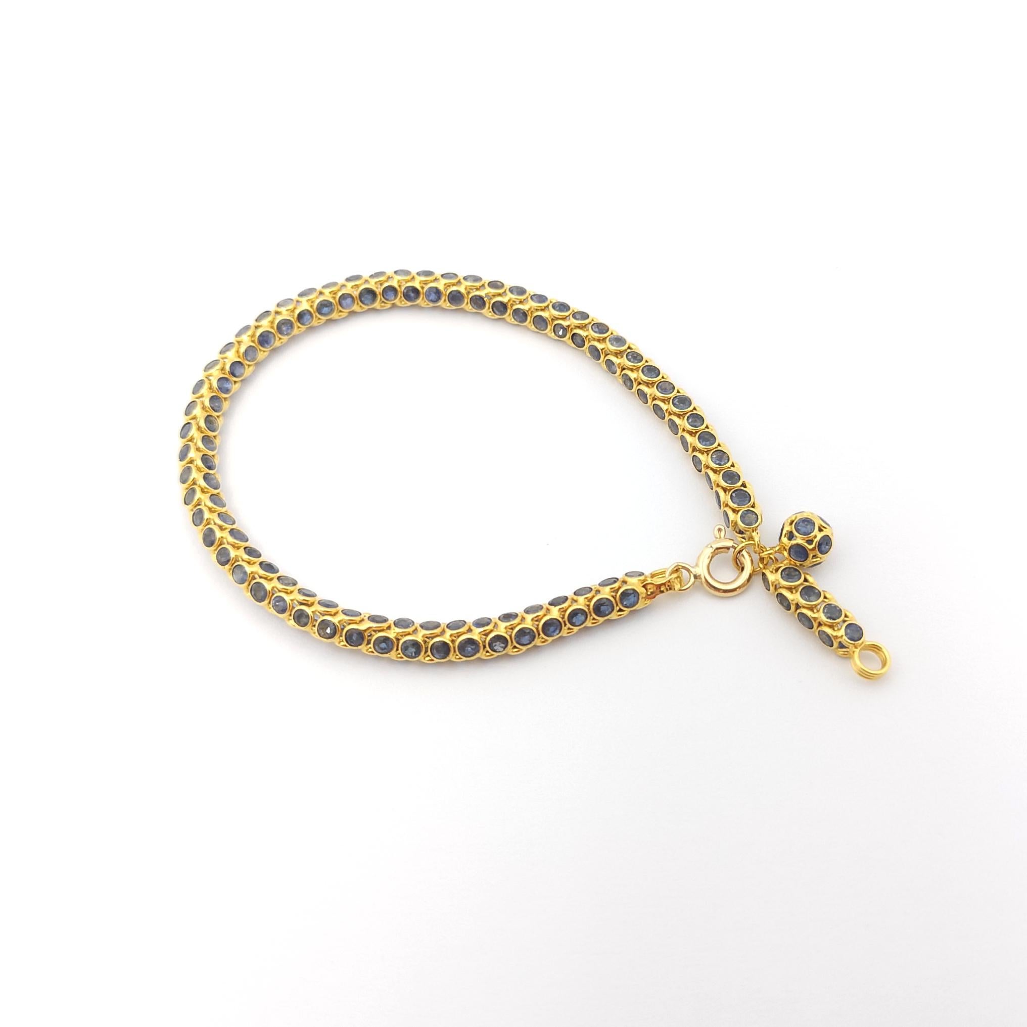 Blue Sapphire Bracelet Set in 18K Gold Settings  For Sale 4