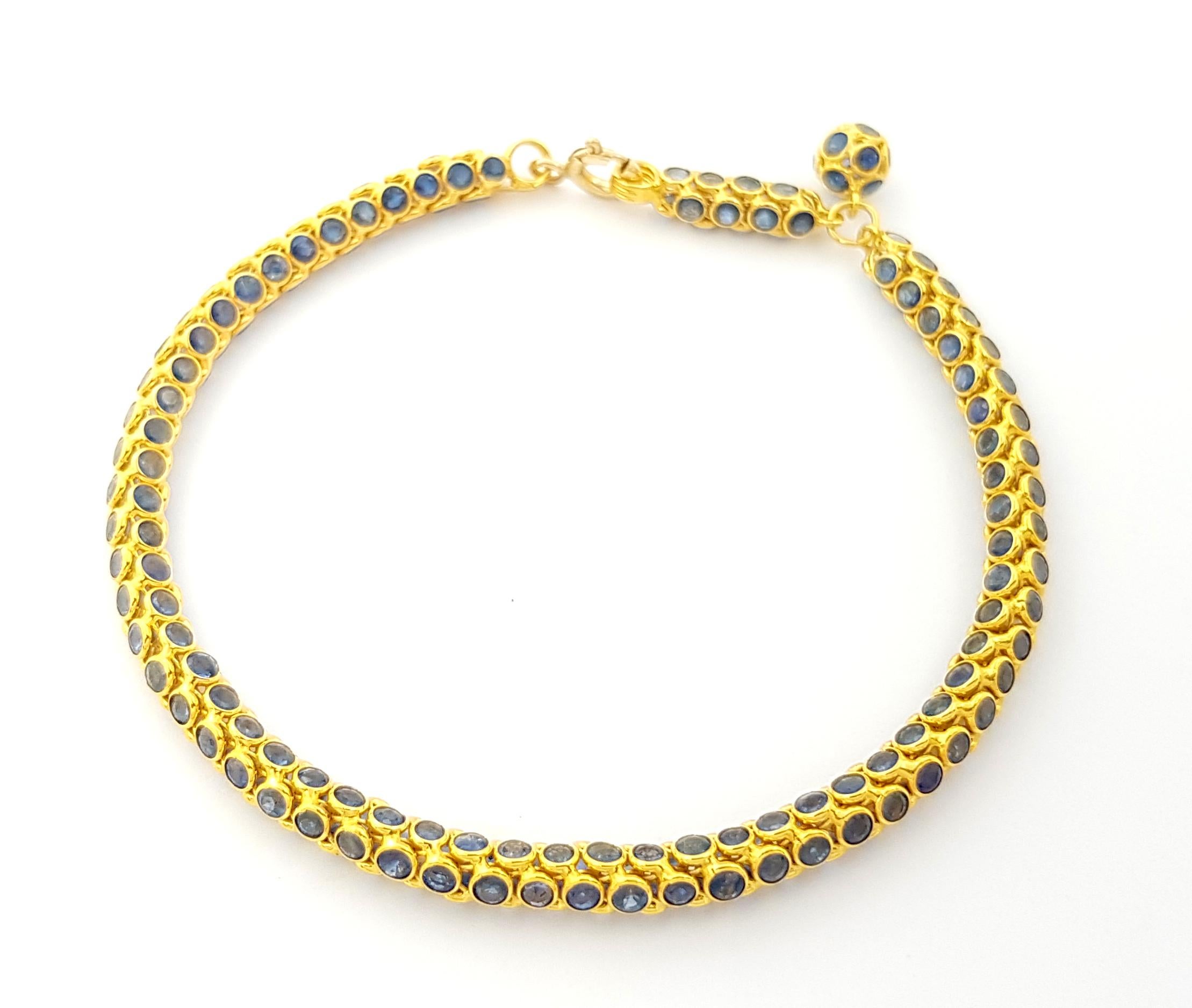 Blue Sapphire Bracelet Set in 18K Gold Settings  For Sale 5