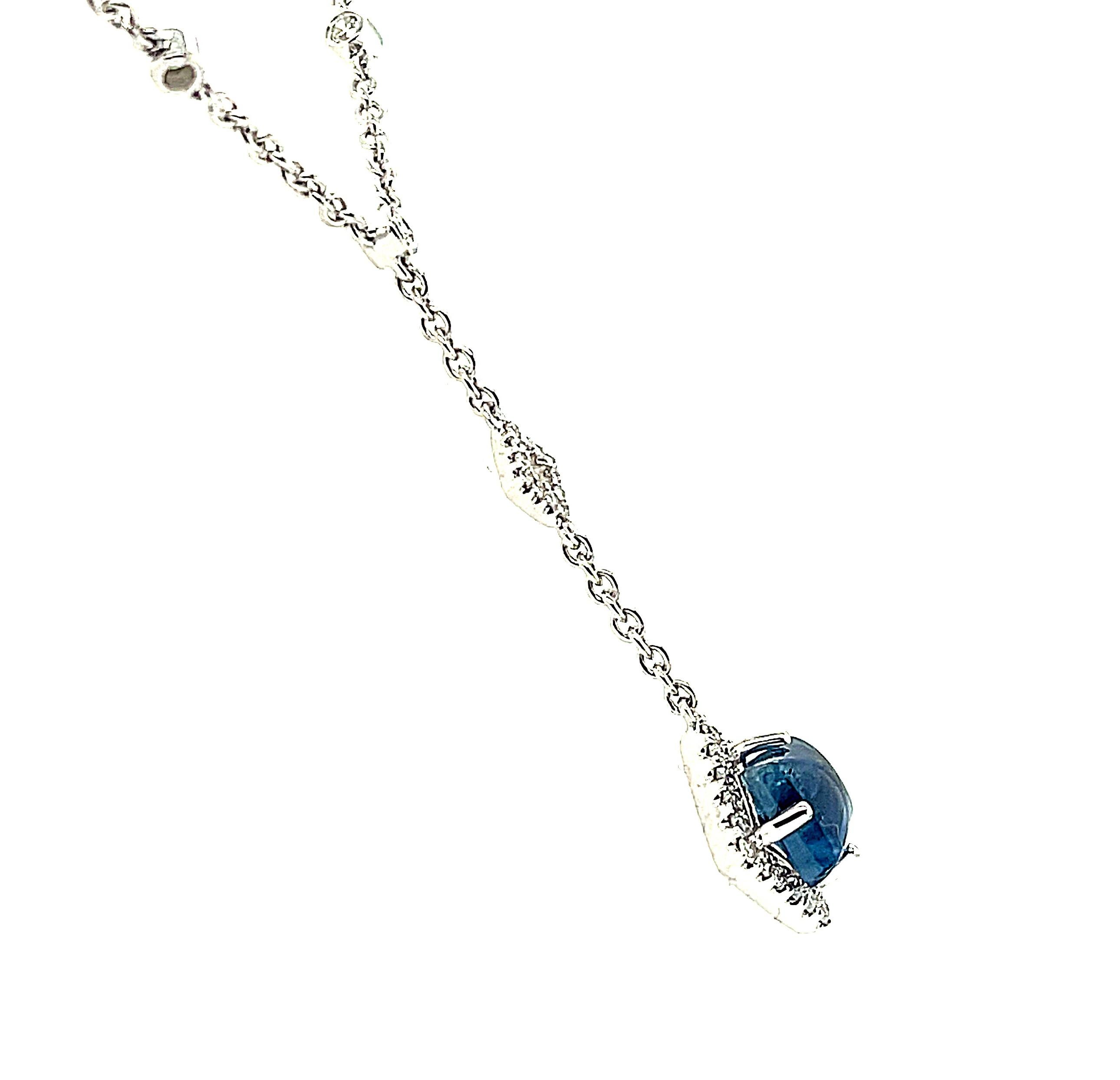 Blue Sapphire Cabochon and Diamond Art Deco Style Lariat Necklace in White Gold In New Condition In Los Angeles, CA