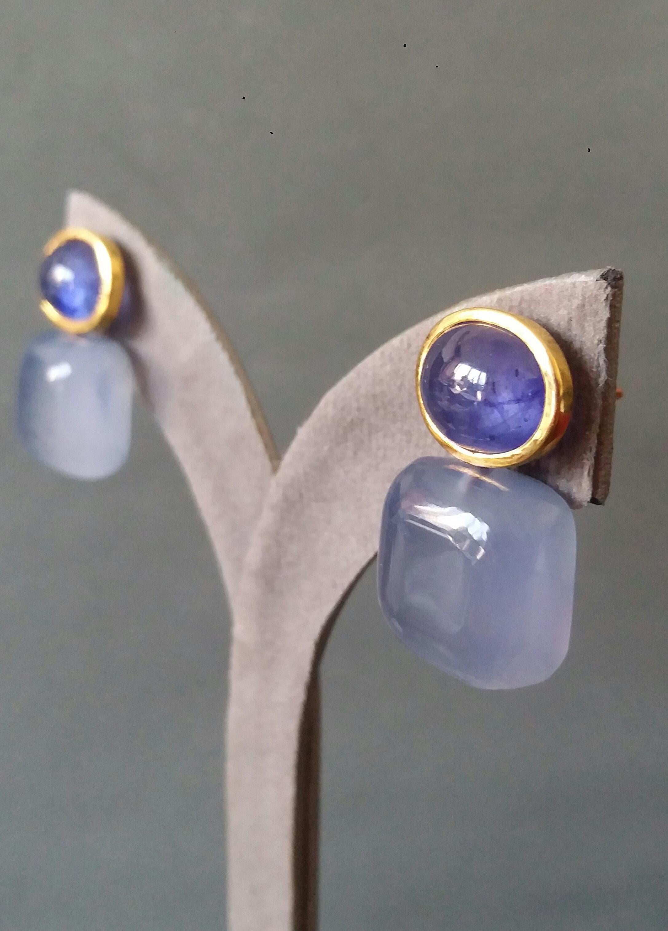 Blue Sapphire Cabs 14kt Solid Gold Blue Chalcedony Cushion Shape Stud Earrings For Sale 5