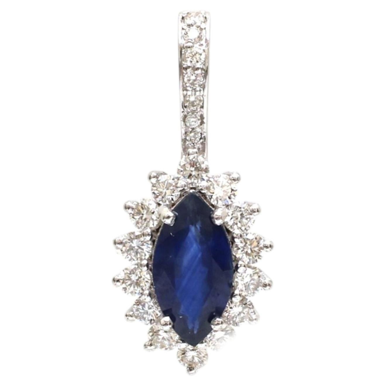 Collana con ciondolo in oro bianco 18 carati con zaffiro blu da 0,99 carati come pietra centrale e diamante