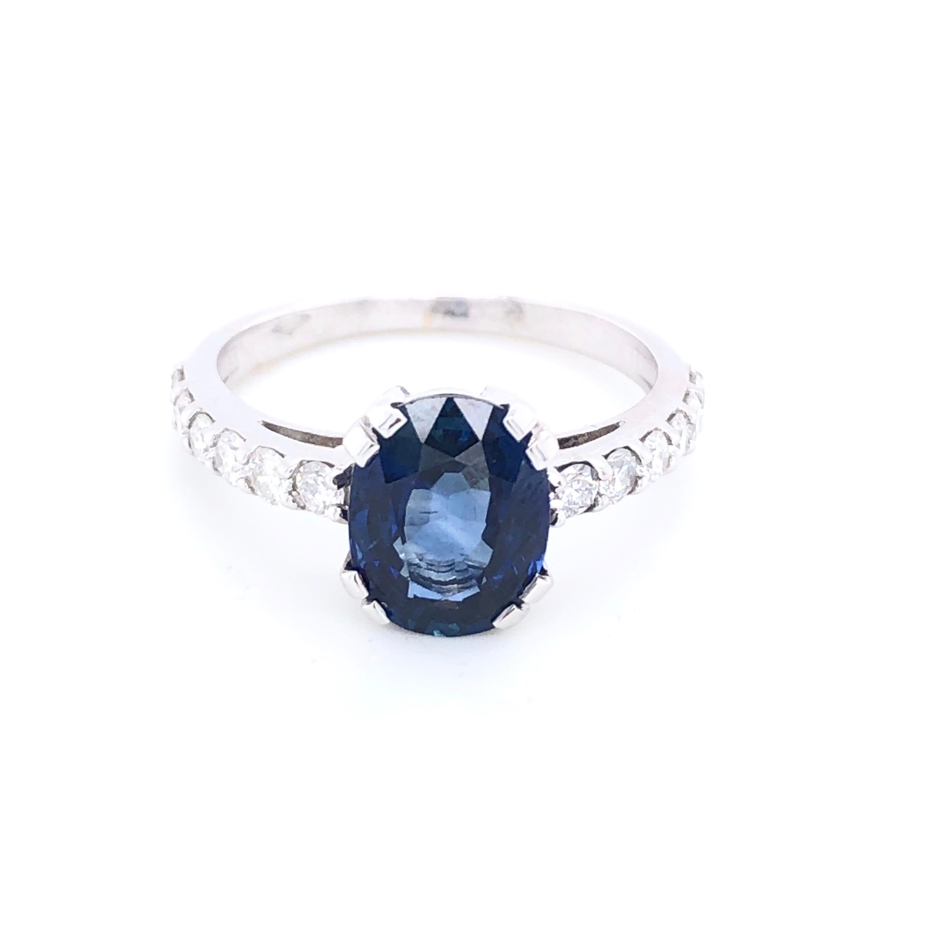 Blue Sapphire Ceylan and Diamonds on White Gold 18 Karat 1