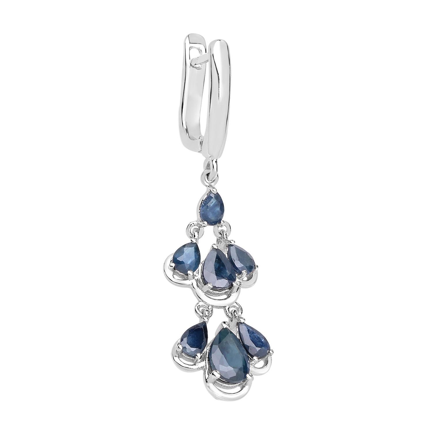 Boucles d'oreilles chandelier saphir bleu 4,1 carats Argent plaqué Rhodium Excellent état - En vente à Punta Gorda, FL