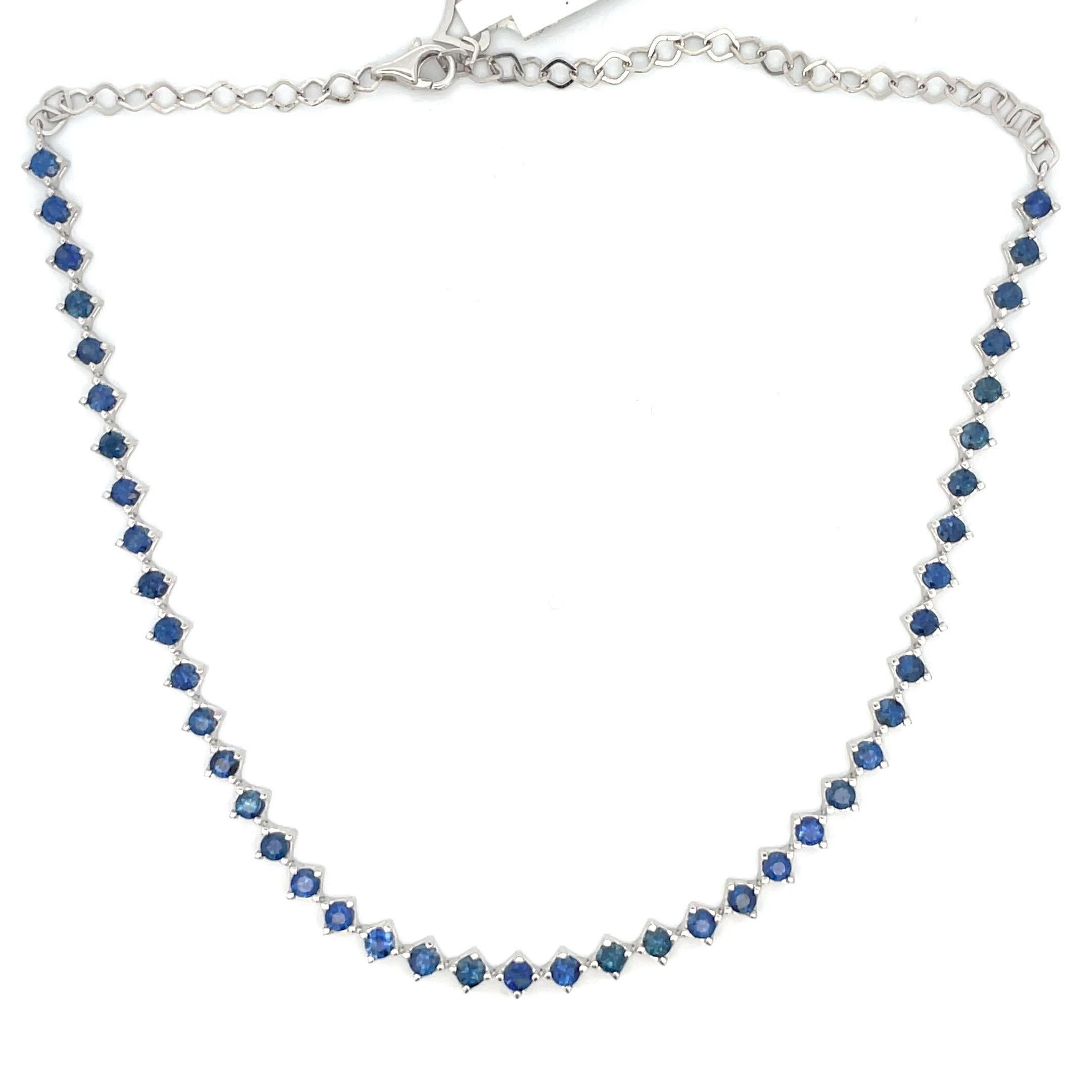 Choker-Halskette mit blauem Saphir und Armband aus 14 Karat Weißgold mit 6,06 Karat (Rundschliff)