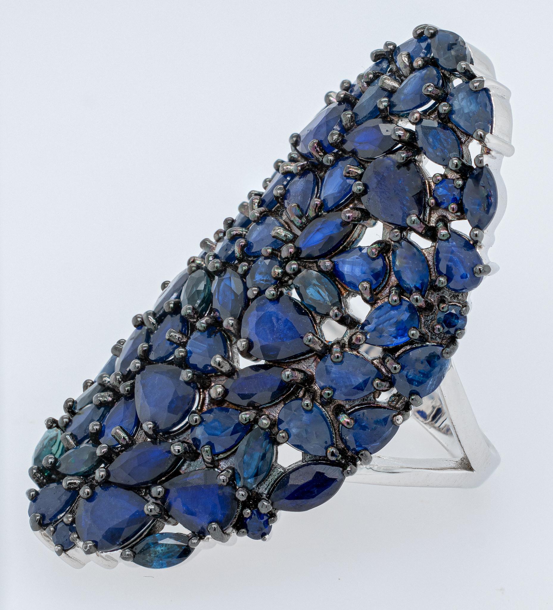 Blue Sapphire Cluster Ring 9.2 Carats In Excellent Condition For Sale In Punta Gorda, FL