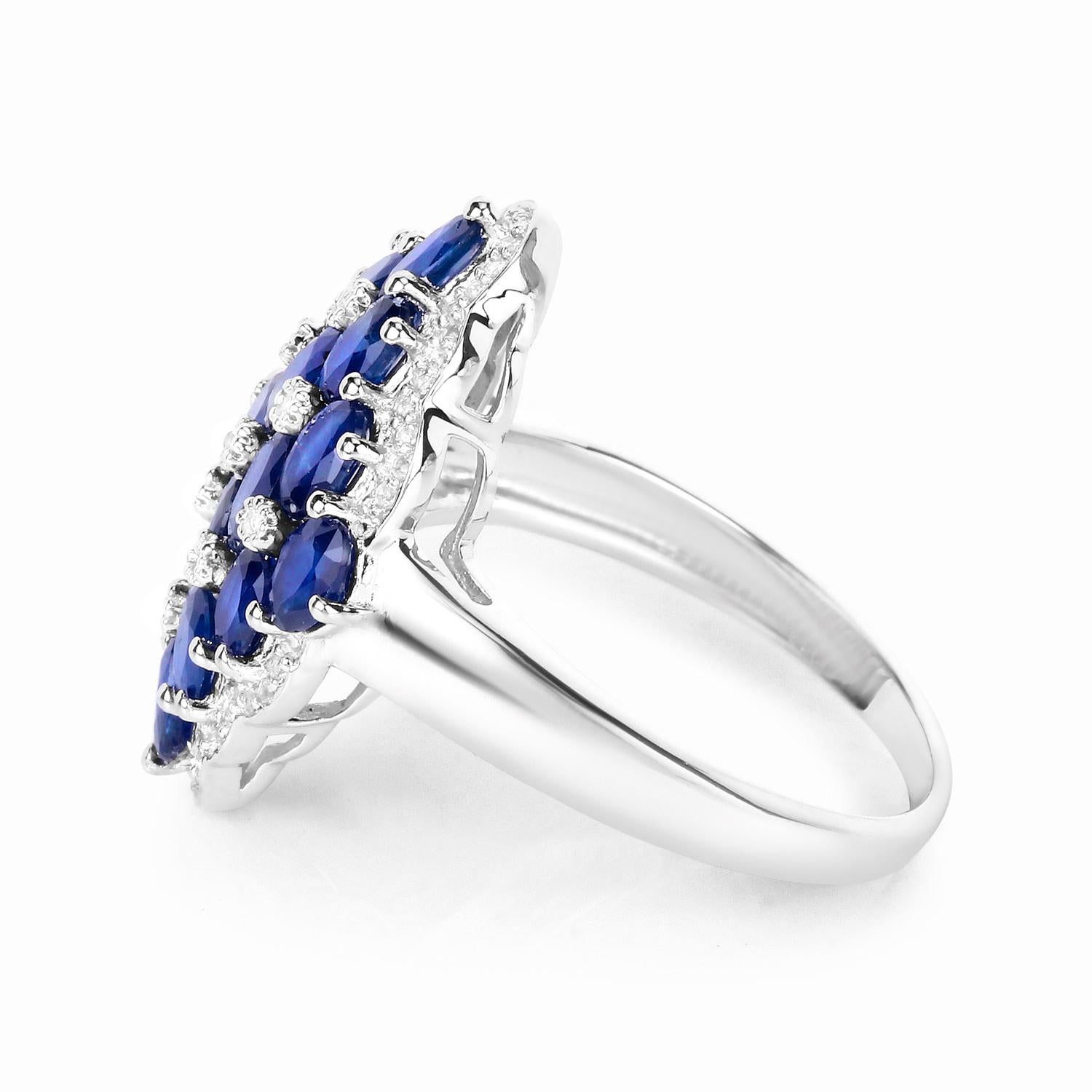 Women's or Men's Blue Sapphire Cluster Ring White Zircon 3.49 Carats For Sale