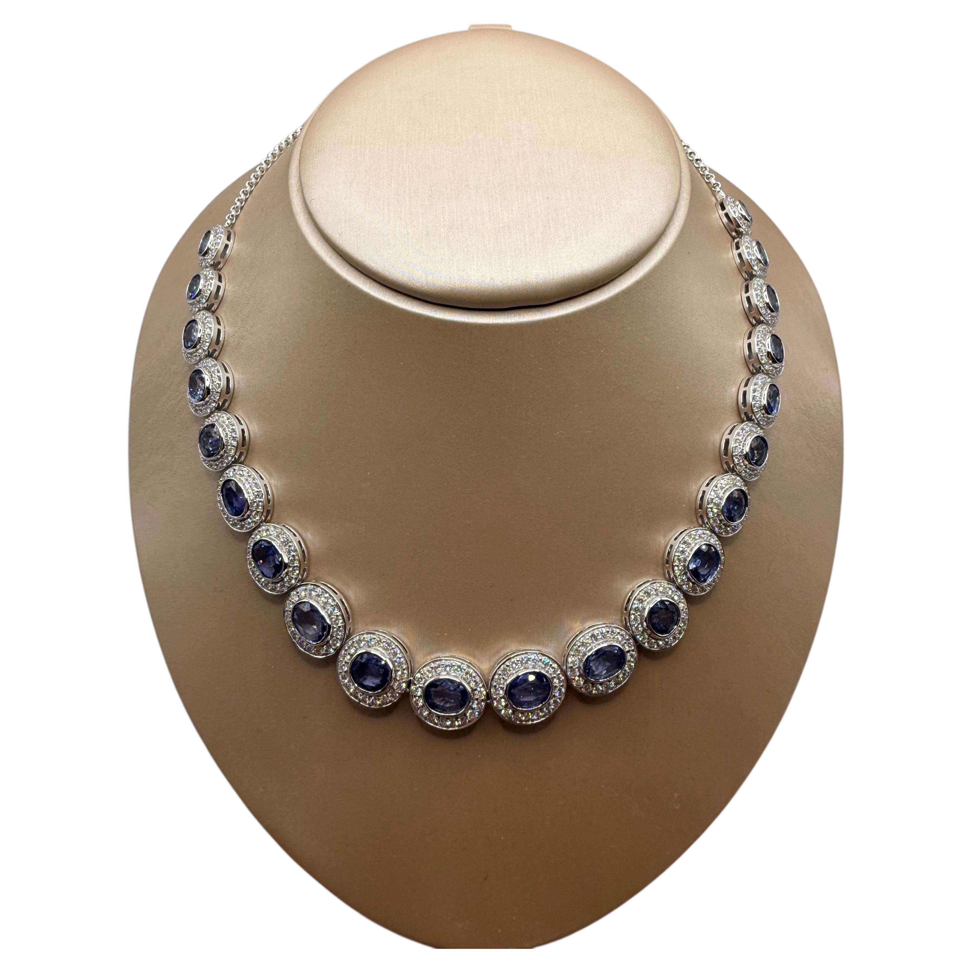 Blauer Saphir-Cocktail-Halskette 18KT Gold im Angebot