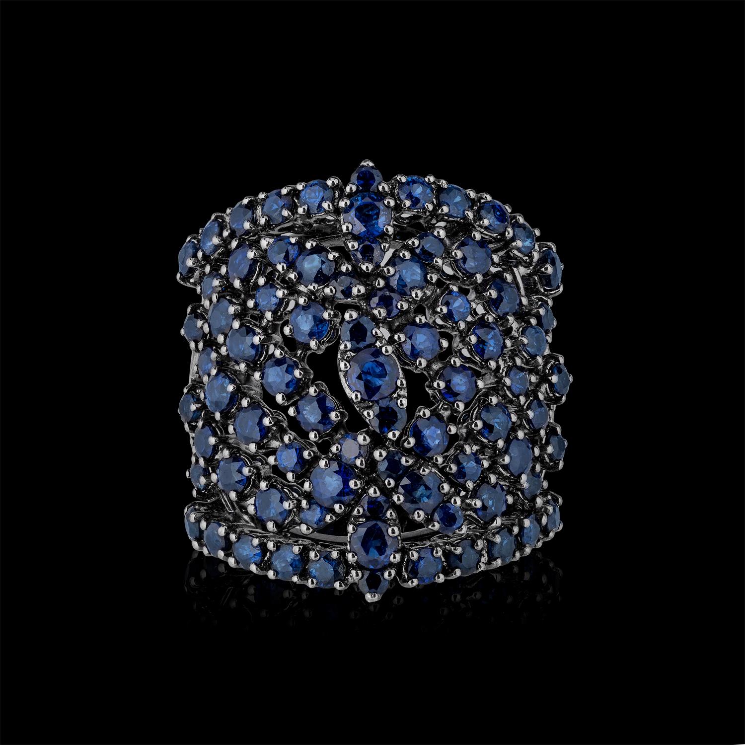 Cocktailring Andreoli aus 18 Karat Weißgold mit blauem Saphir im Zustand „Neu“ im Angebot in New York, NY