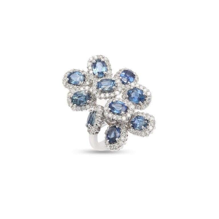 En vente :  Bague cocktail en or blanc 14 carats avec saphir bleu et diamants 9