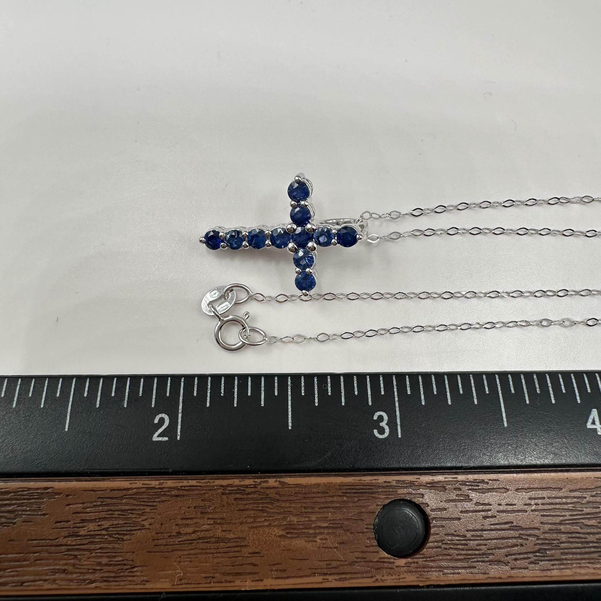 Collier croix en saphir bleu en or blanc 14kt - 0.88ctw, 18in, New Unisexe en vente