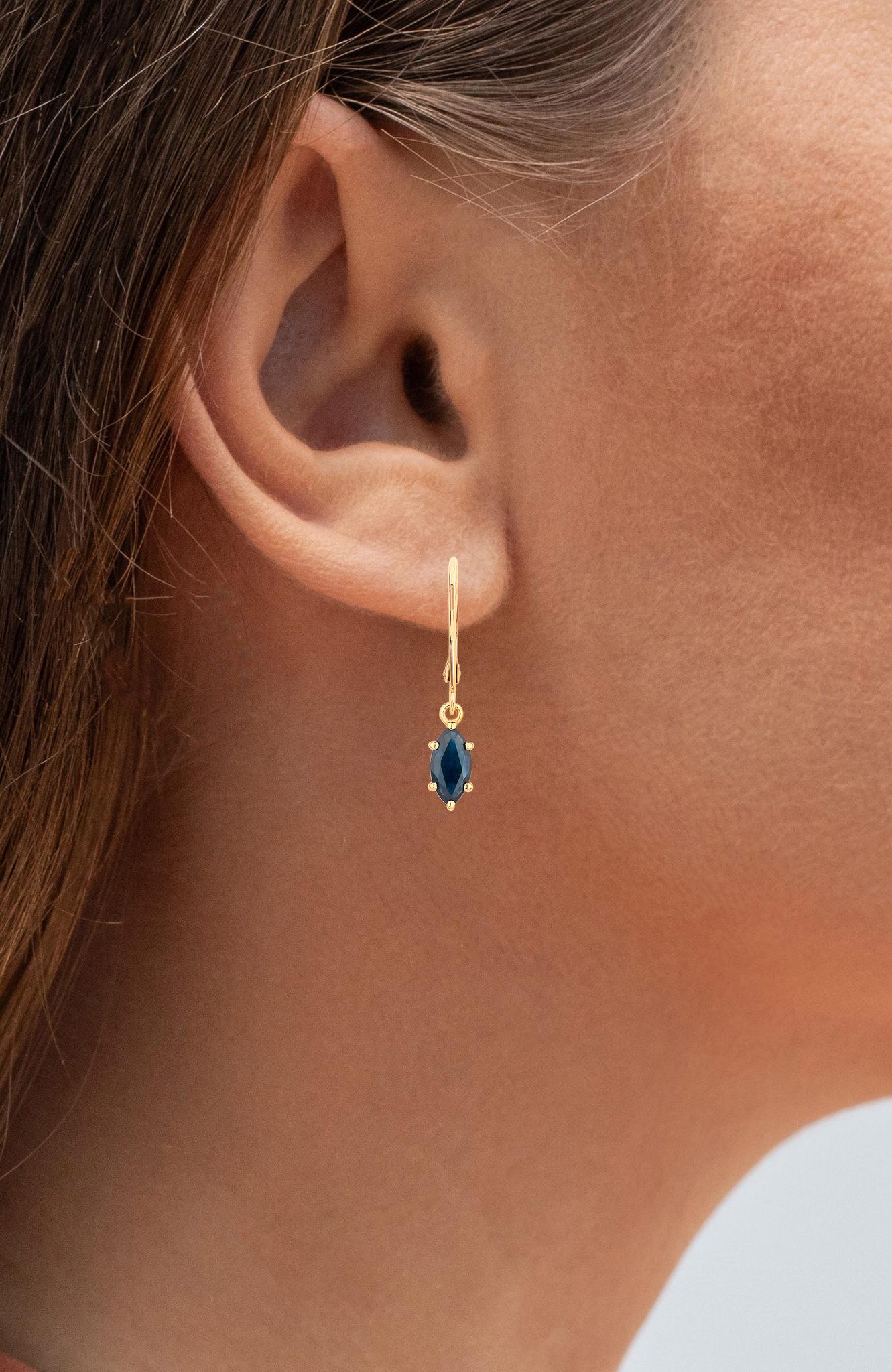 da uomo o donna Blue Sapphire Dangle Earrings 1.18 Carats 10K Yellow Gold in vendita