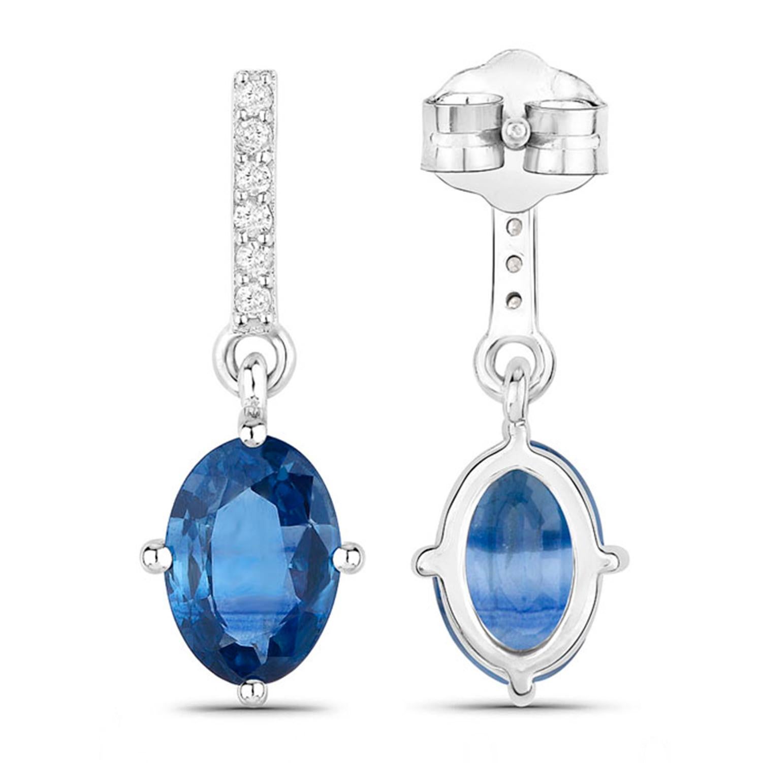 Orecchini pendenti con zaffiro blu Diamanti 1,9 carati Oro bianco 14K In condizioni ottime in vendita a Punta Gorda, FL