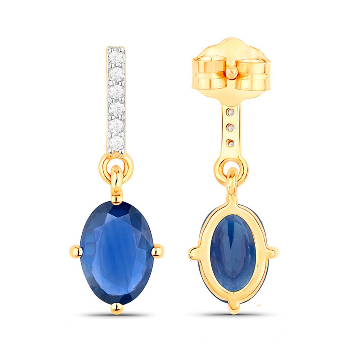 Boucles d'oreilles pendantes saphir bleu Diamants 1.9 carats Or jaune 14K Excellent état - En vente à Punta Gorda, FL