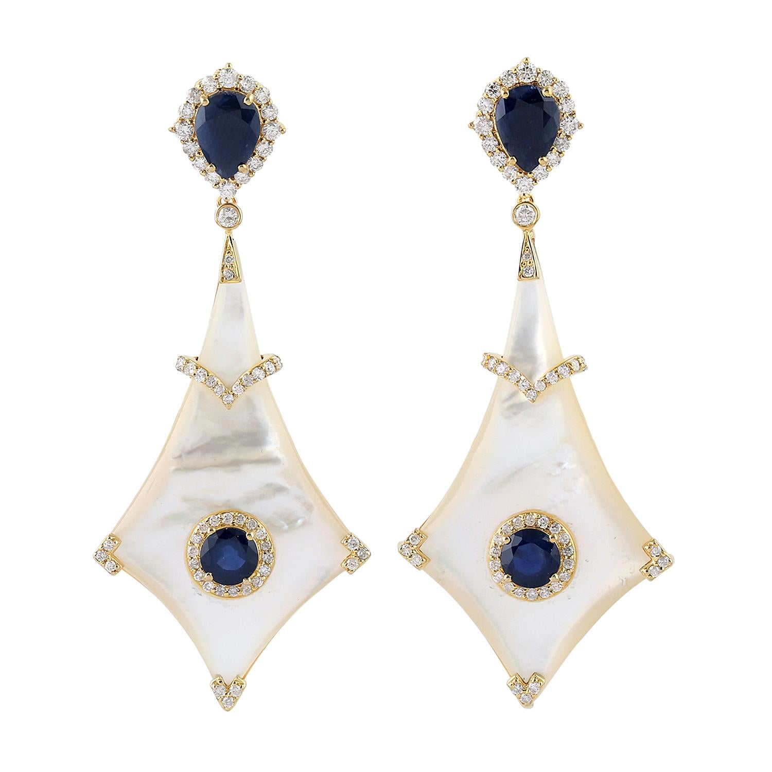 Taglio singolo Orecchini in oro 18 carati con diamante e zaffiro blu in vendita