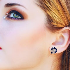 Orecchini con zaffiro blu e diamante in oro 18 carati