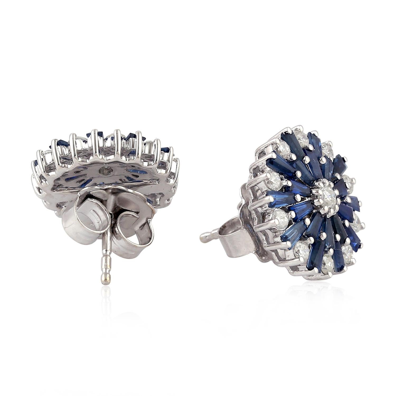 Modern Blue Sapphire Diamond 18 Karat Gold Stud Earrings For Sale