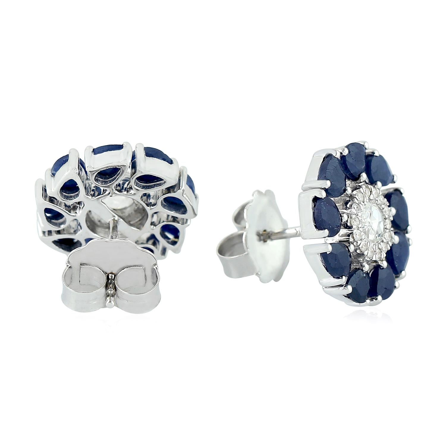 Contemporary Blue Sapphire Diamond 18 Karat Gold Stud Flower Earrings For Sale
