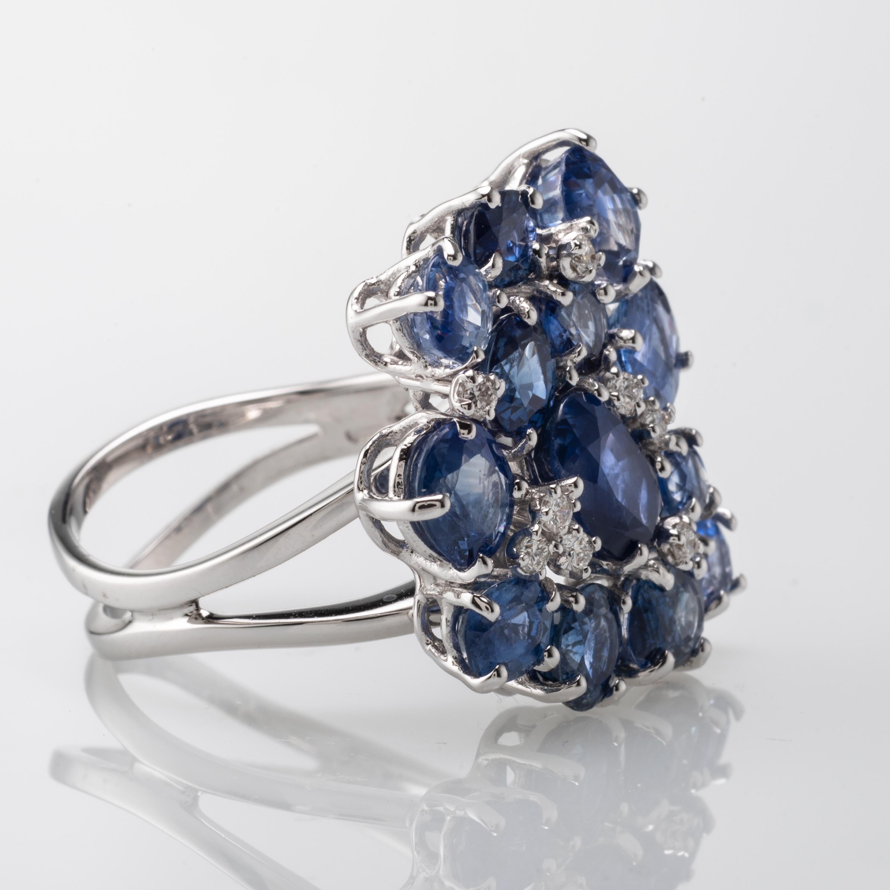 Blue Sapphire Diamond 18 Karat White Gold Cocktail Ring For Sale 1