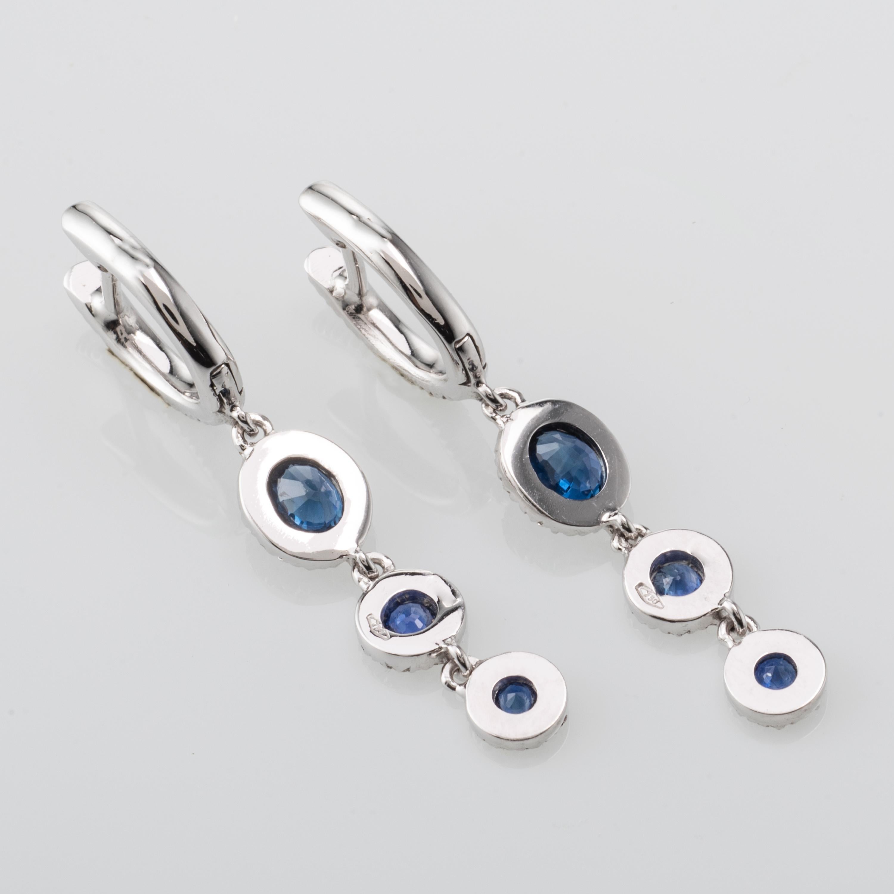 Modern Blue Sapphire Diamond 18 Karat White Gold Dangle Earrings For Sale