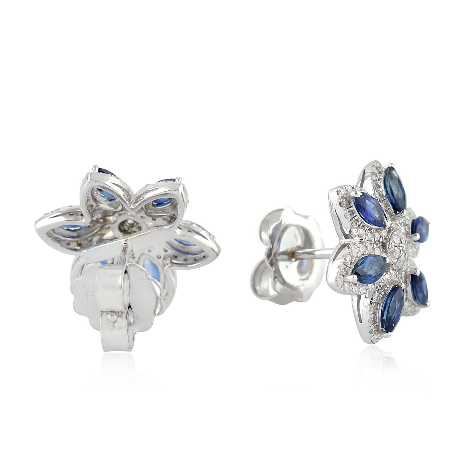 Modern Blue Sapphire Diamond 18 Karat White Gold Flower Stud Earrings For Sale