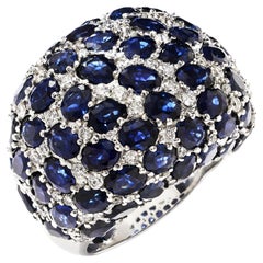 Anello da cocktail con zaffiro blu e diamanti in oro bianco 18 carati di Shirin Uma