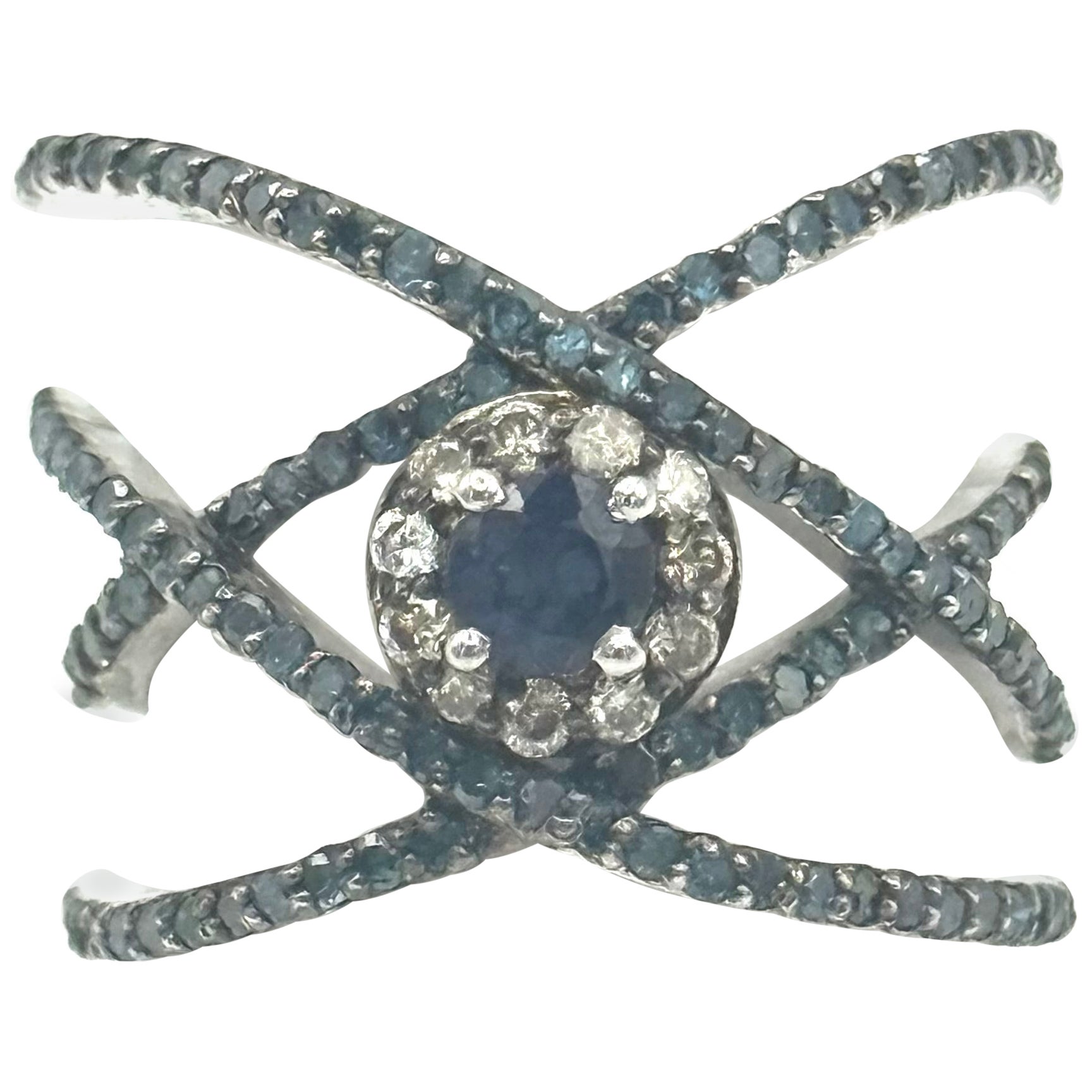Cocktailring mit blauem Saphir und Diamant aus Silber mit Kreuzschlitz im Angebot