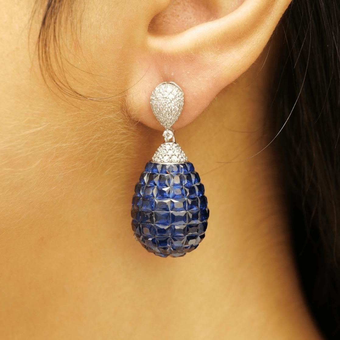 Art déco Pendants d'oreilles saphir bleu et diamant en or massif 14k (certifié) en vente