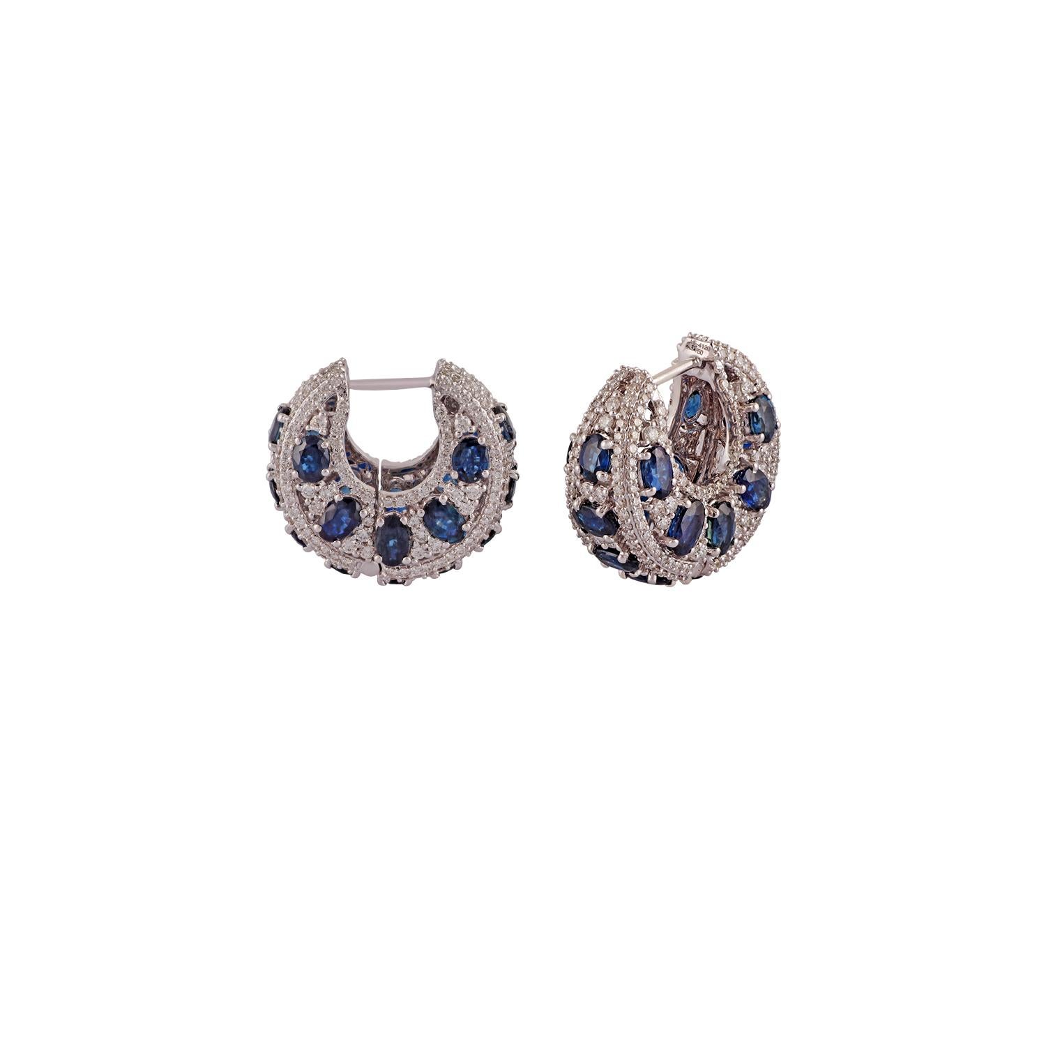Contemporary Blue Sapphire and Diamond Earring Studded in 18 Karat White Gold For Sale