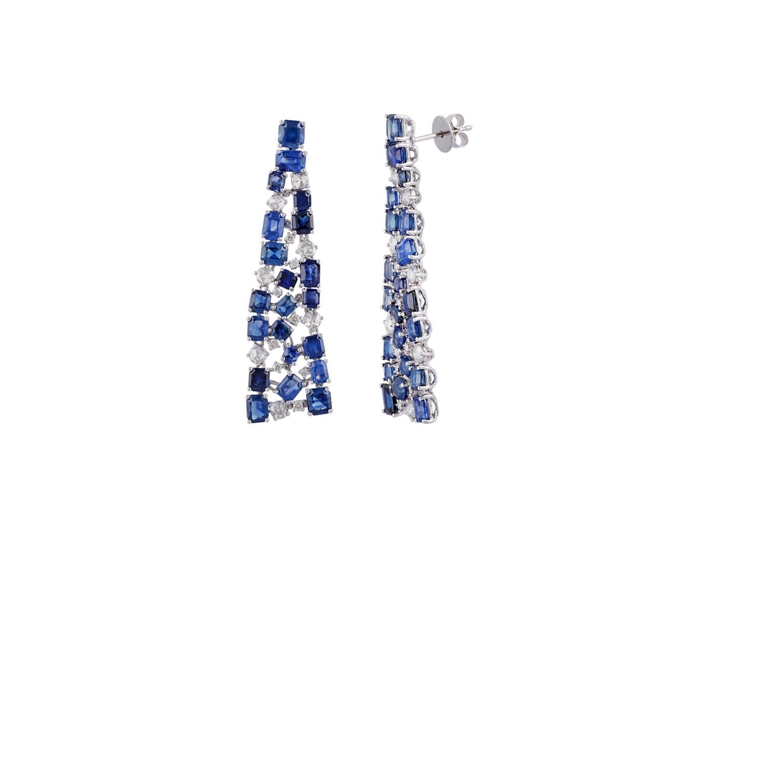 Blaue Saphir- und Diamant-Ohrringe mit Nieten aus 18 Karat Gold (Zeitgenössisch) im Angebot