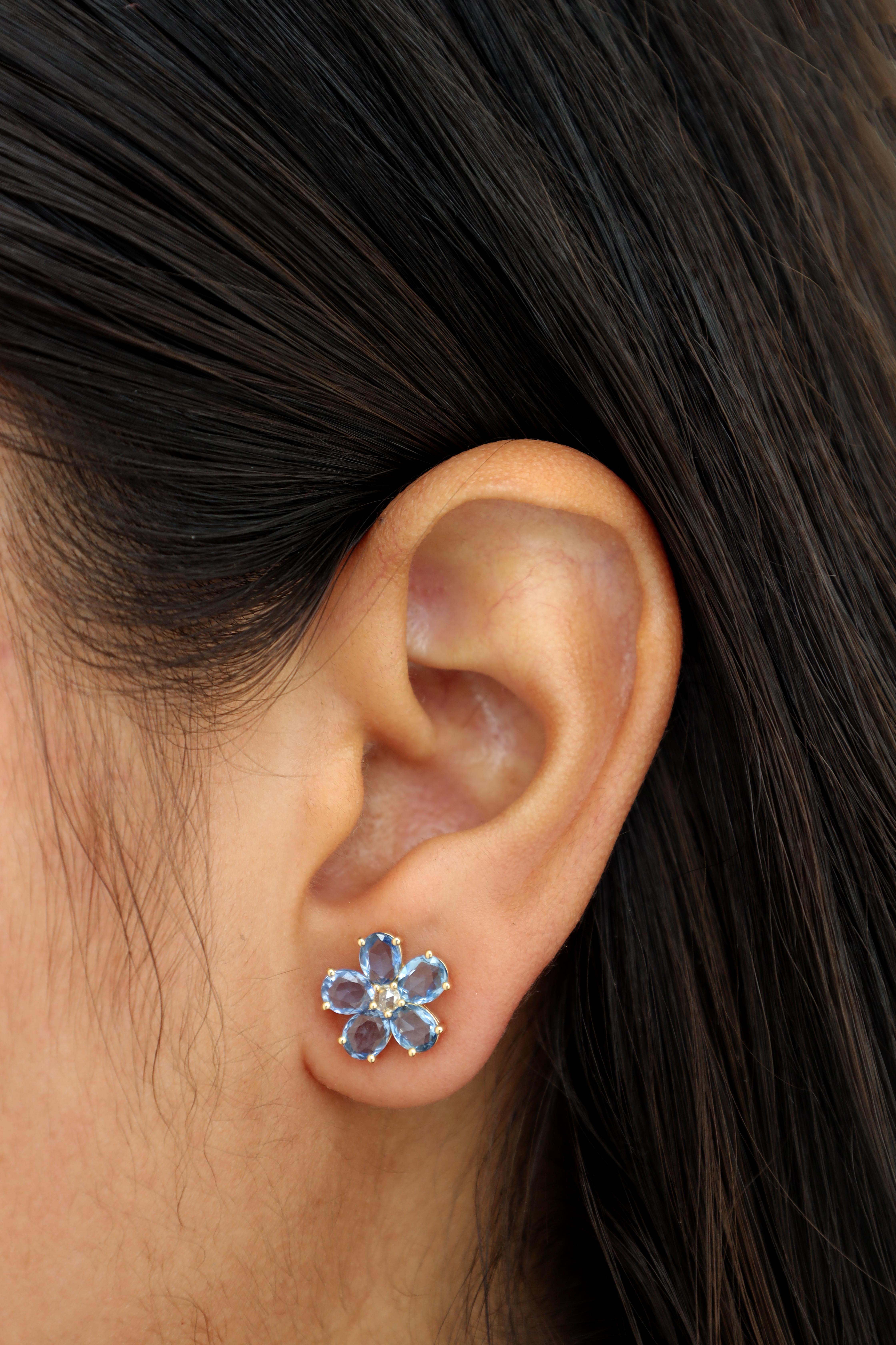 Contemporary Blue Sapphire & Diamond Earrings Studded in 18k Yellow Gold