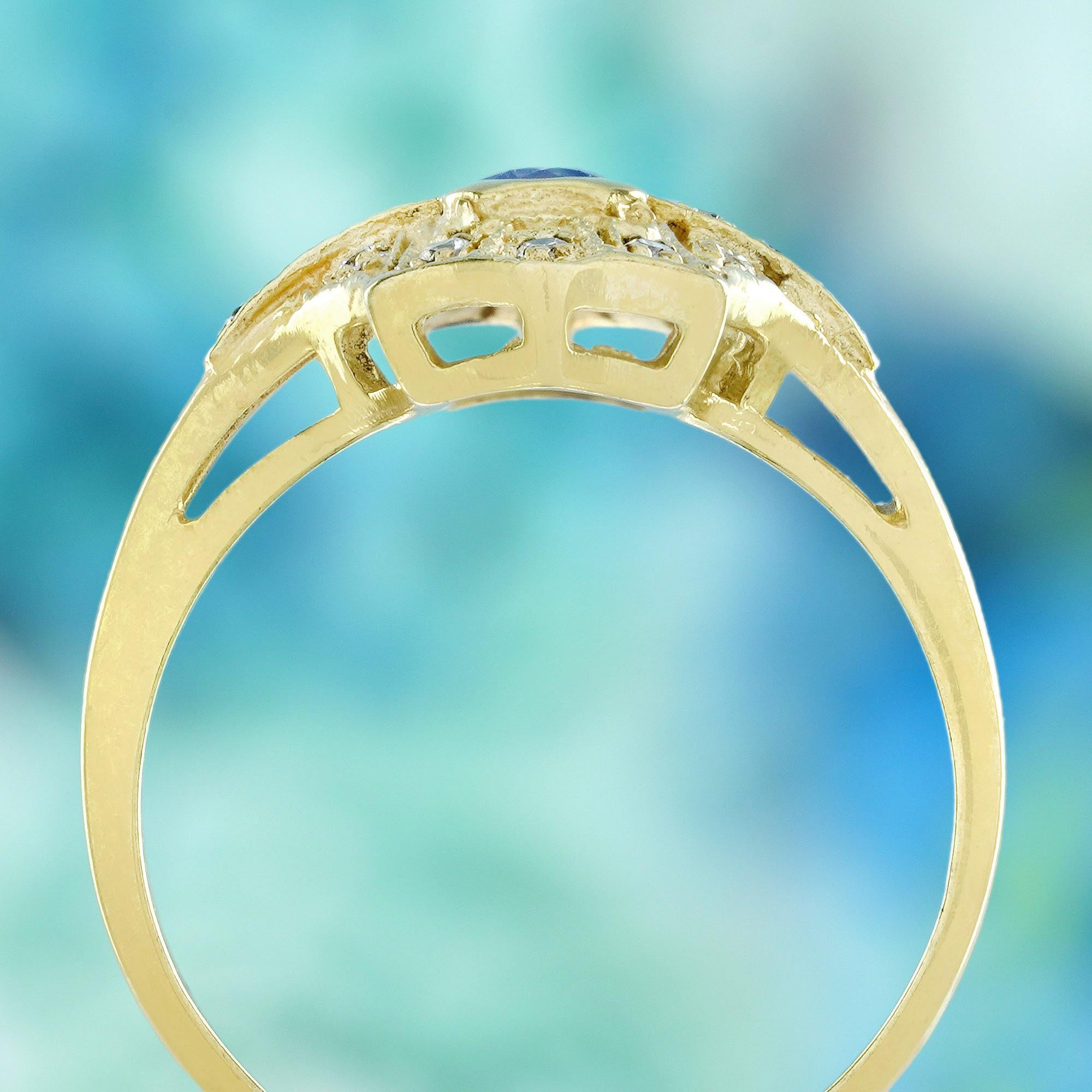 Blue Sapphire Diamond Filigree  Three Stone Ring in Solid 14K Yellow Gold In New Condition For Sale In Bangkok, TH