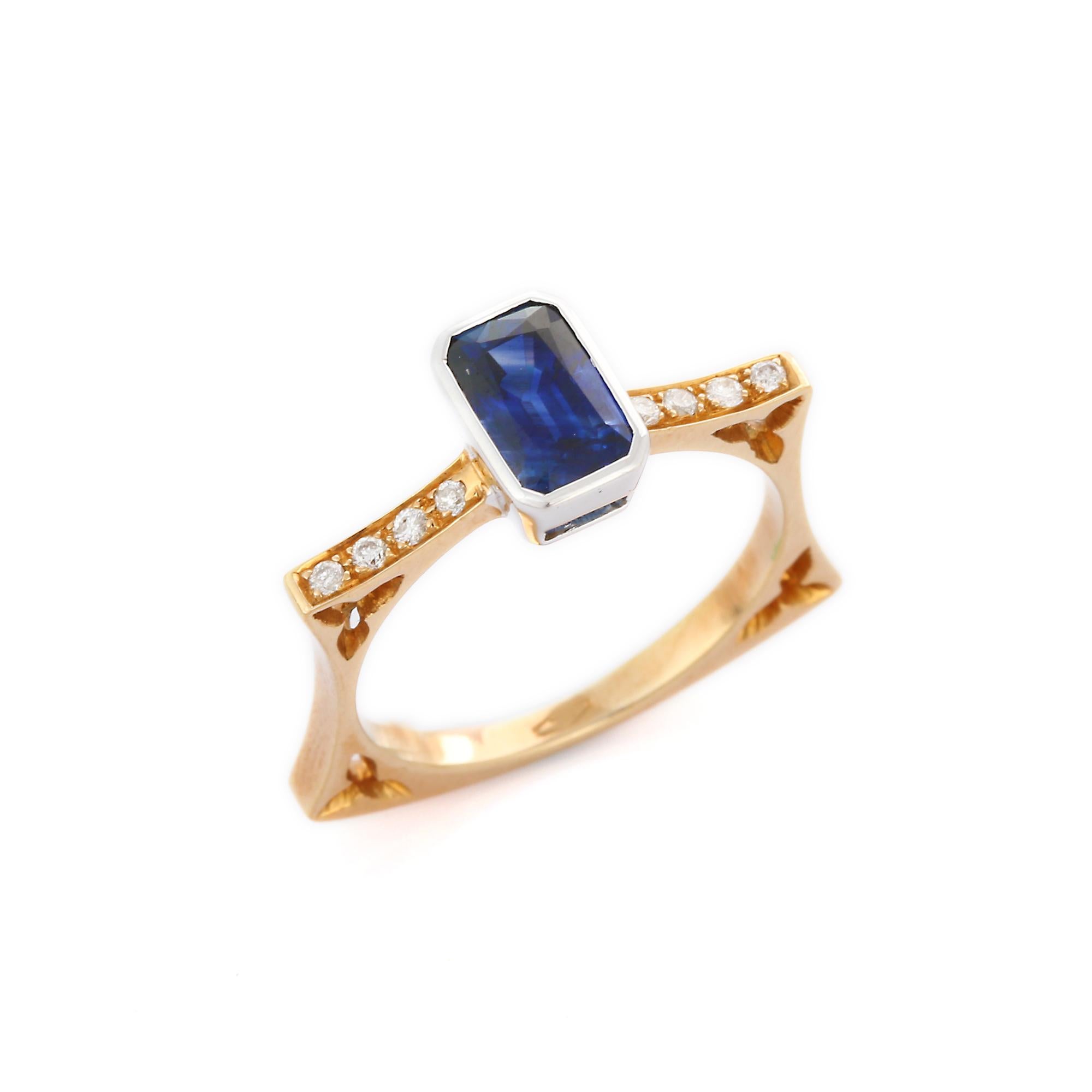 For Sale:  Blue Sapphire Diamond Geometrical Designer Ring in 18K Yellow Gold 5