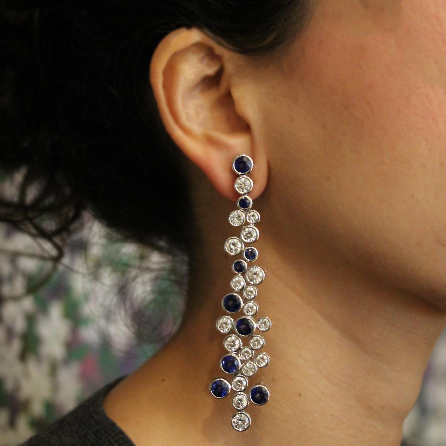 Blue Sapphire Diamond Gold Drop Earrings In New Condition For Sale In Beverly Hills, CA