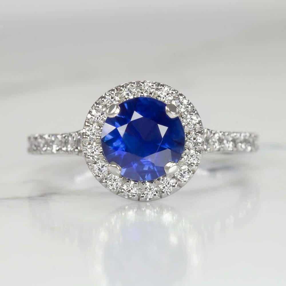 Blue Sapphire Diamond Halo Solitaire Ring In New Condition In Rome, IT