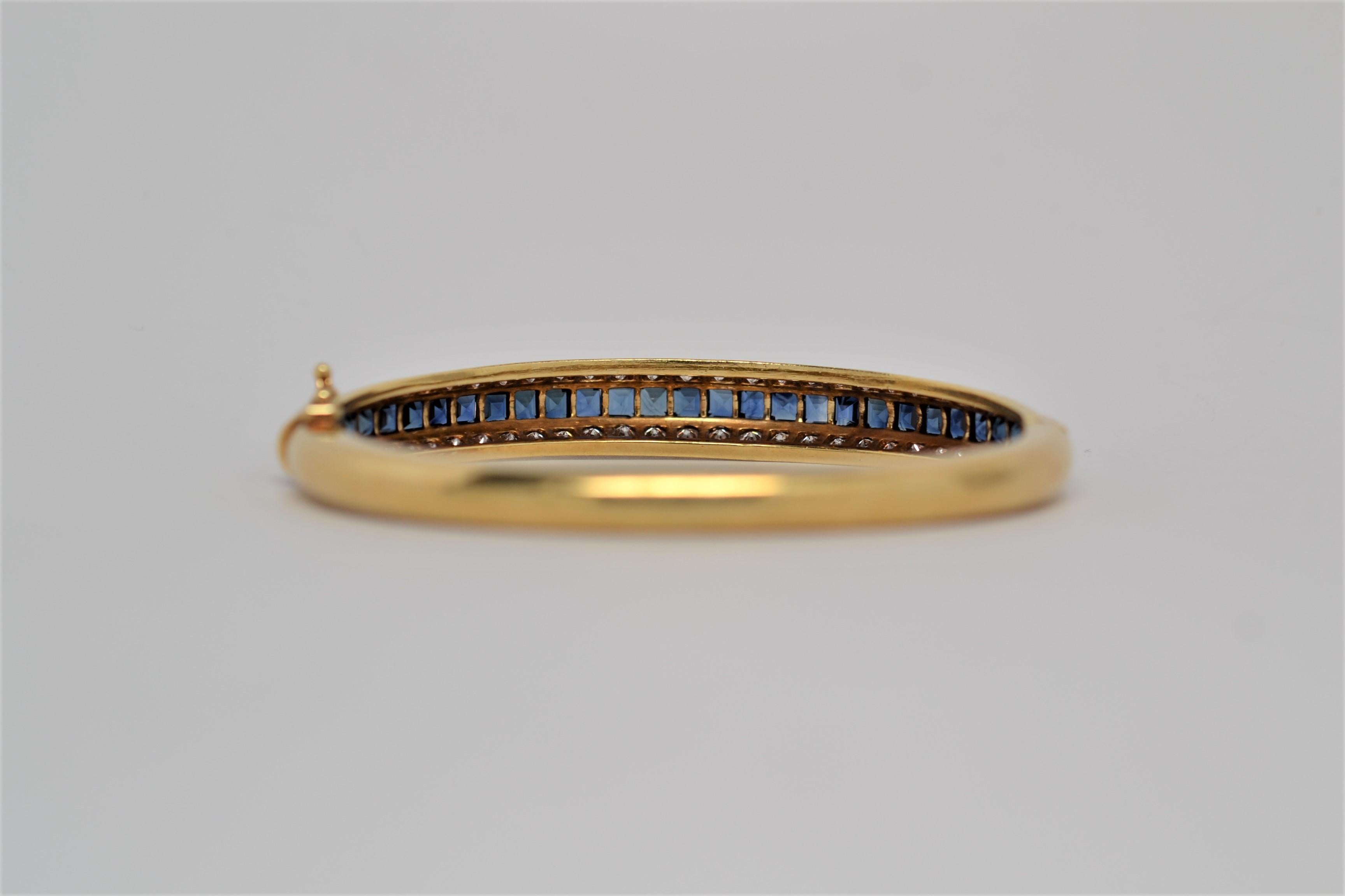 Blue Sapphire & Diamond Hinged Bangle Bracelet Set in 18k Yellow Gold, 9.46ct In New Condition For Sale In New York, NY