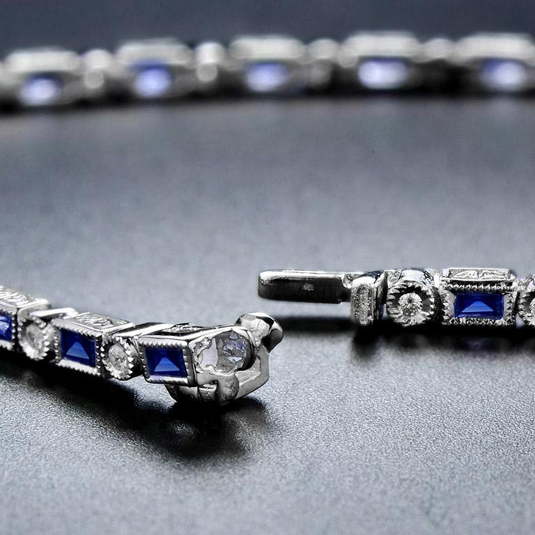 Alternate Baguette Sapphire with Round Diamond Bracelet in 18K White Gold In New Condition For Sale In Bangkok, TH