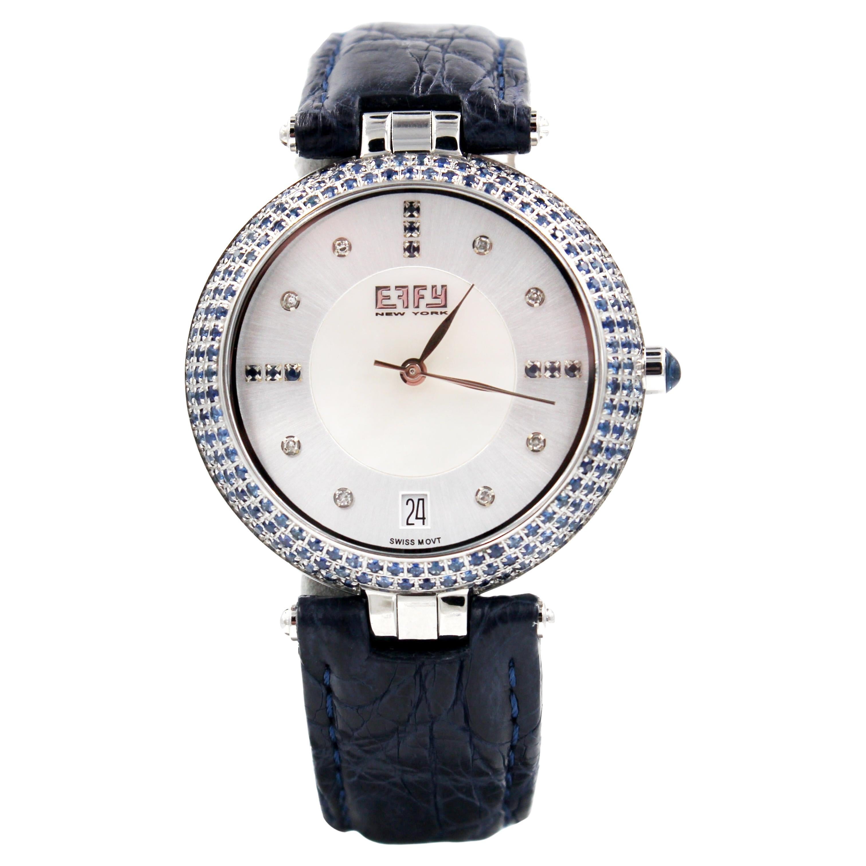 Montre suisse de luxe à quartz et bracelet en cuir exotique avec cadran pavé de saphir bleu et de diamants en vente