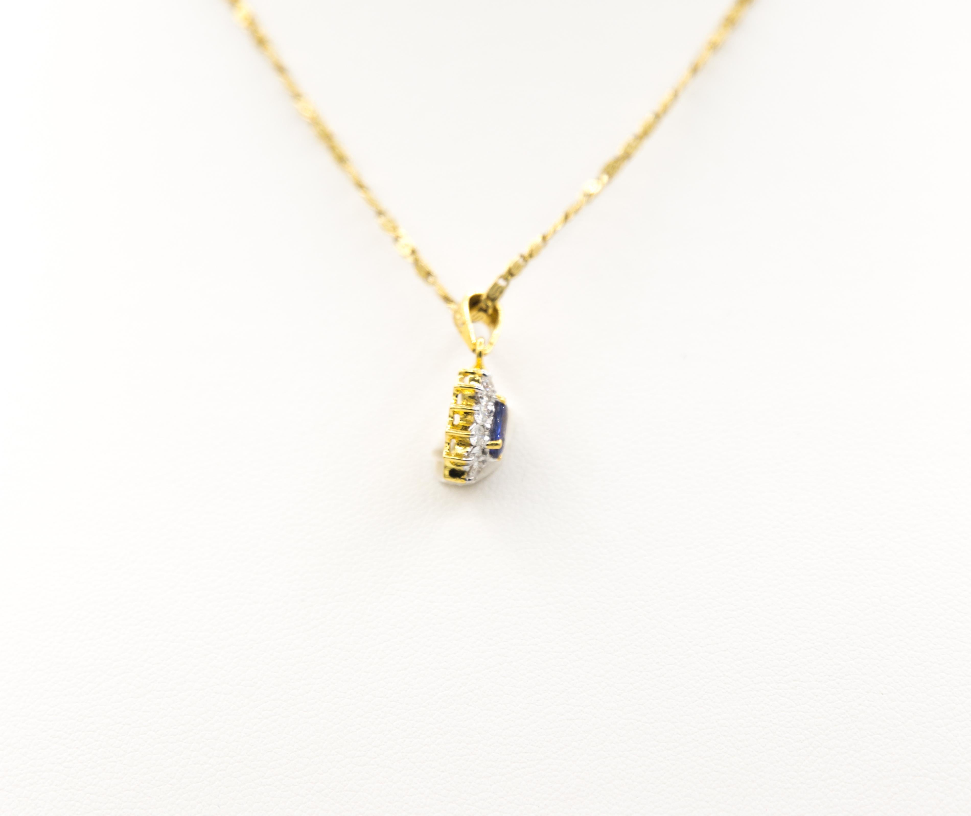 Women's or Men's blue sapphire diamond pendant For Sale