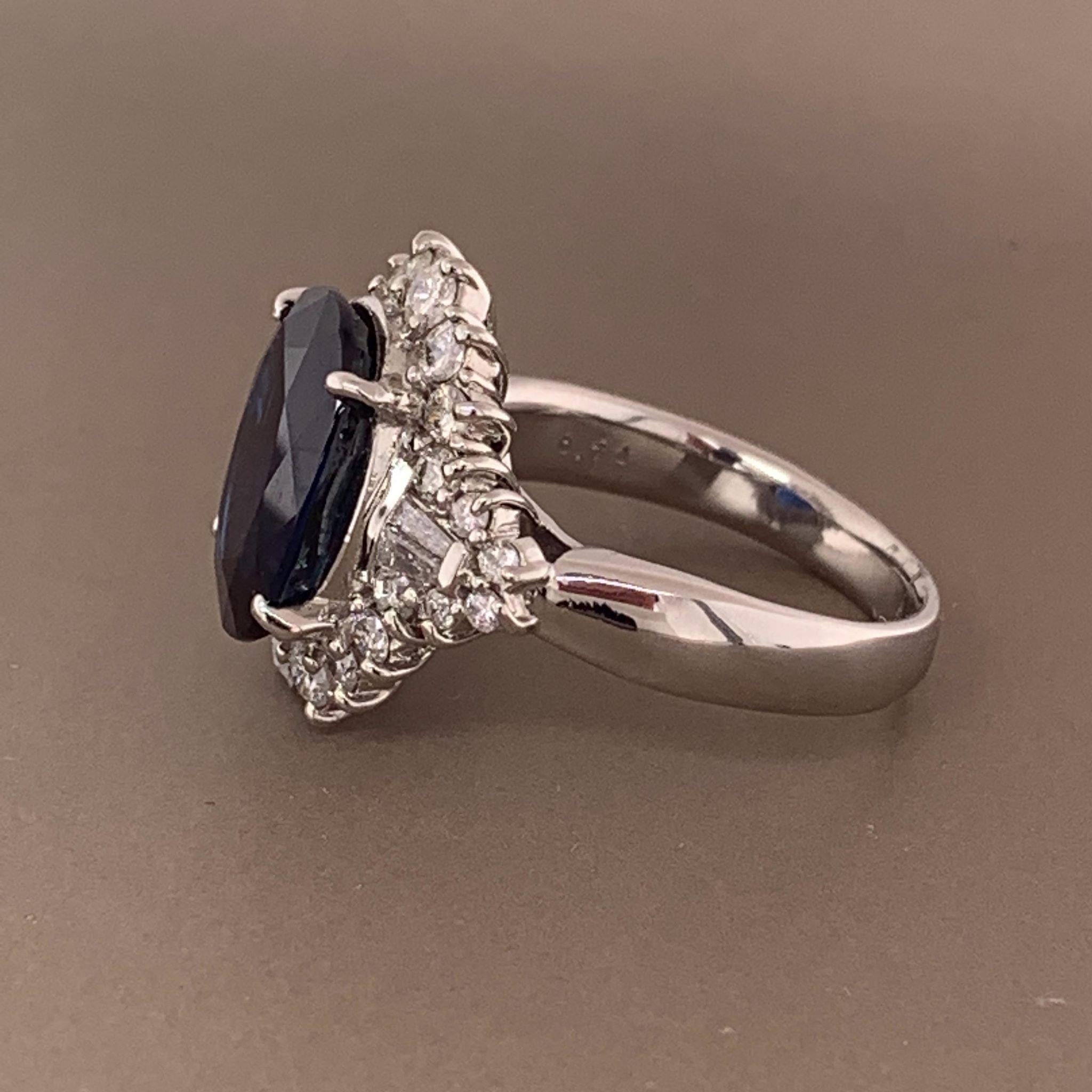 Blue Sapphire Diamond Platinum Ring In New Condition In Beverly Hills, CA