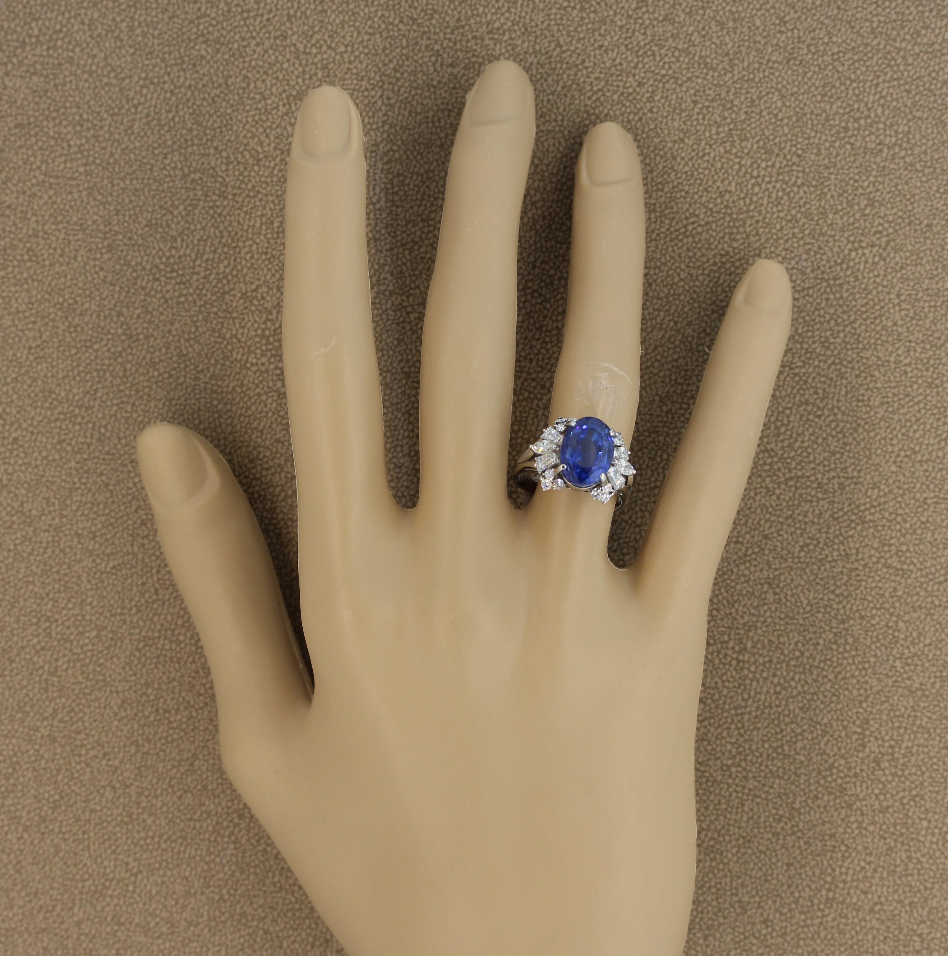 Bague en platine avec saphir bleu et diamant, certifiée GIA en vente 1