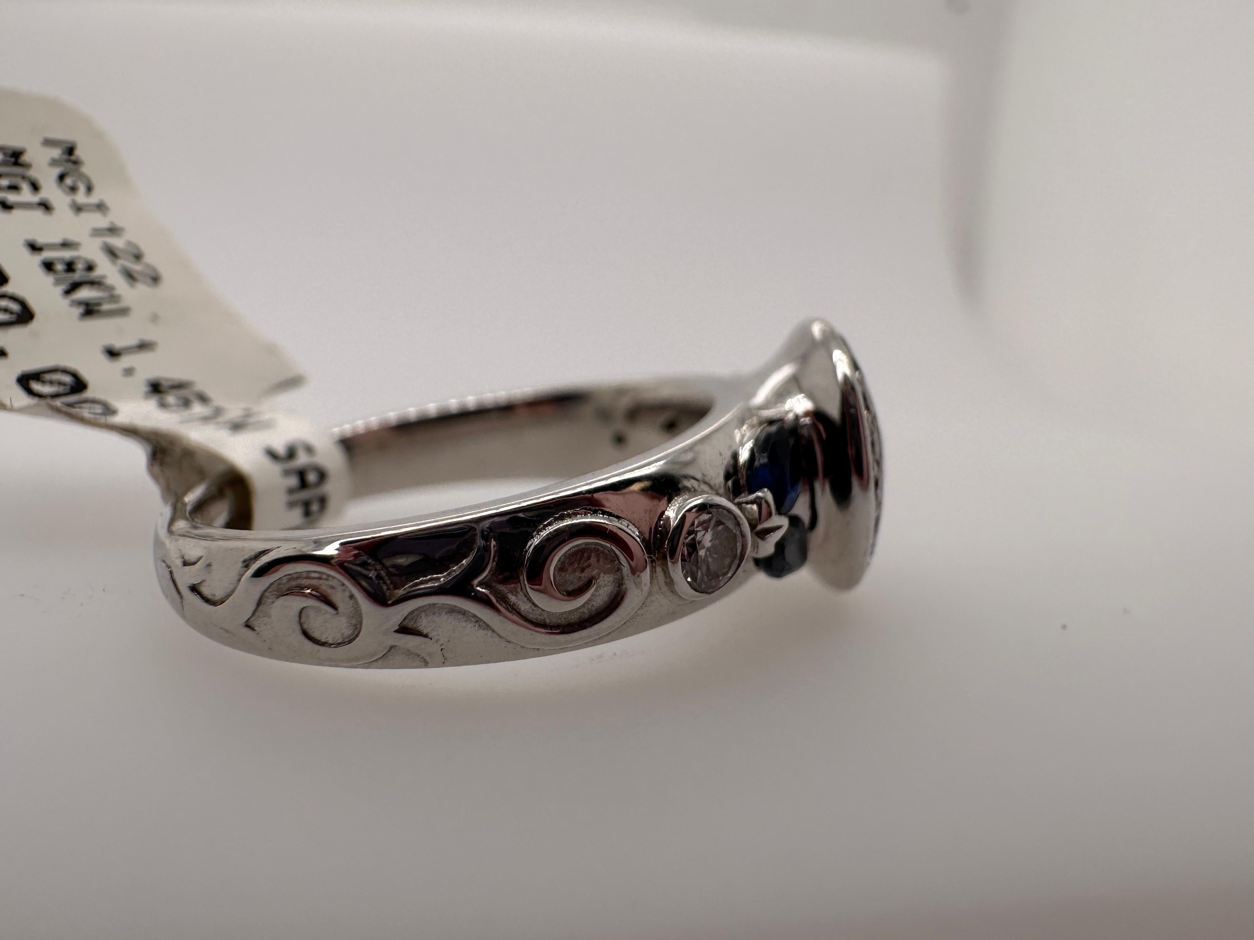 Anello con zaffiro blu e diamante Anello di fidanzamento in oro bianco 18KT con finitura a mano in vendita 4