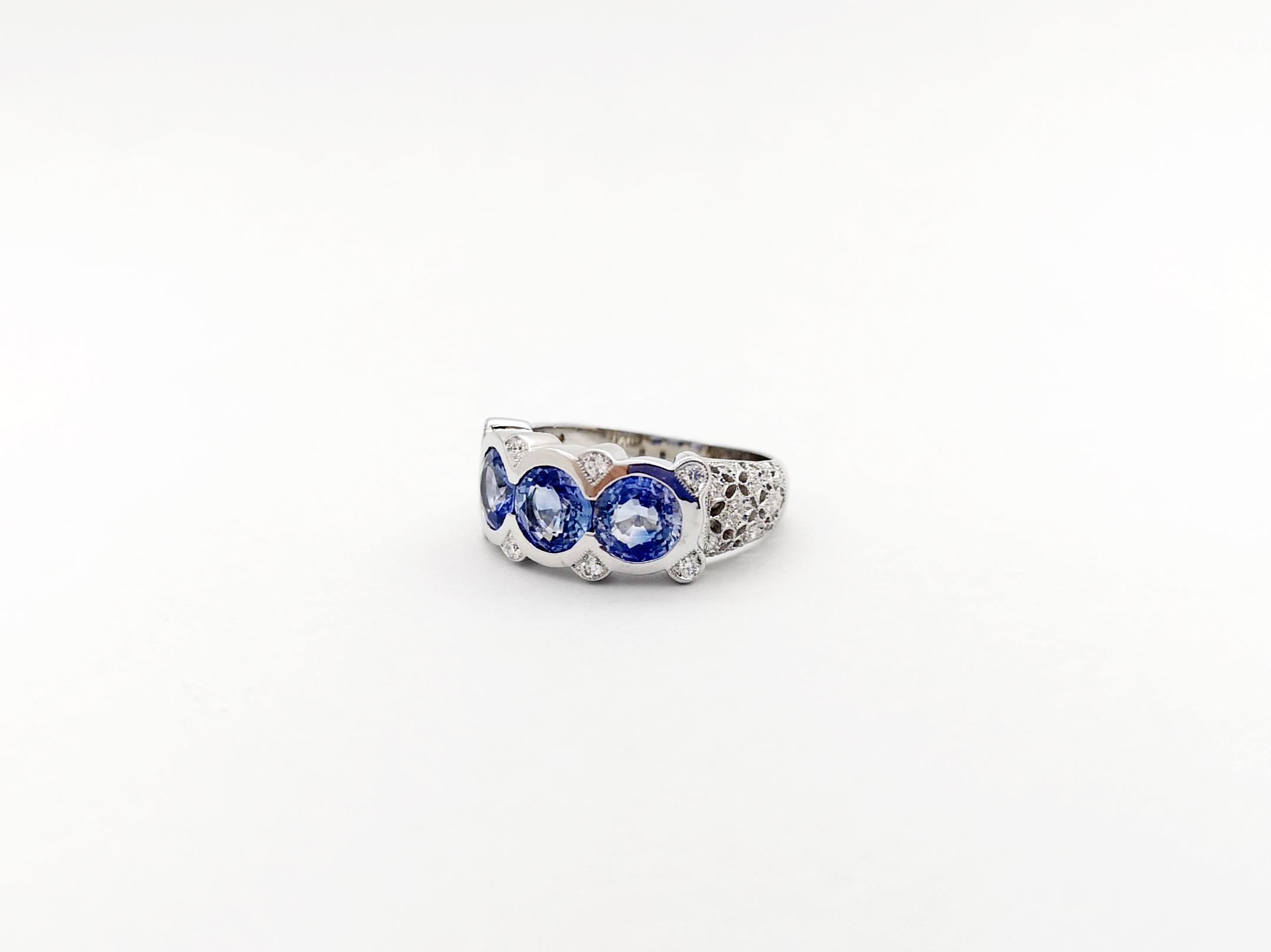 Blue Sapphire Diamond Ring set in 18K White Gold Settings For Sale 9