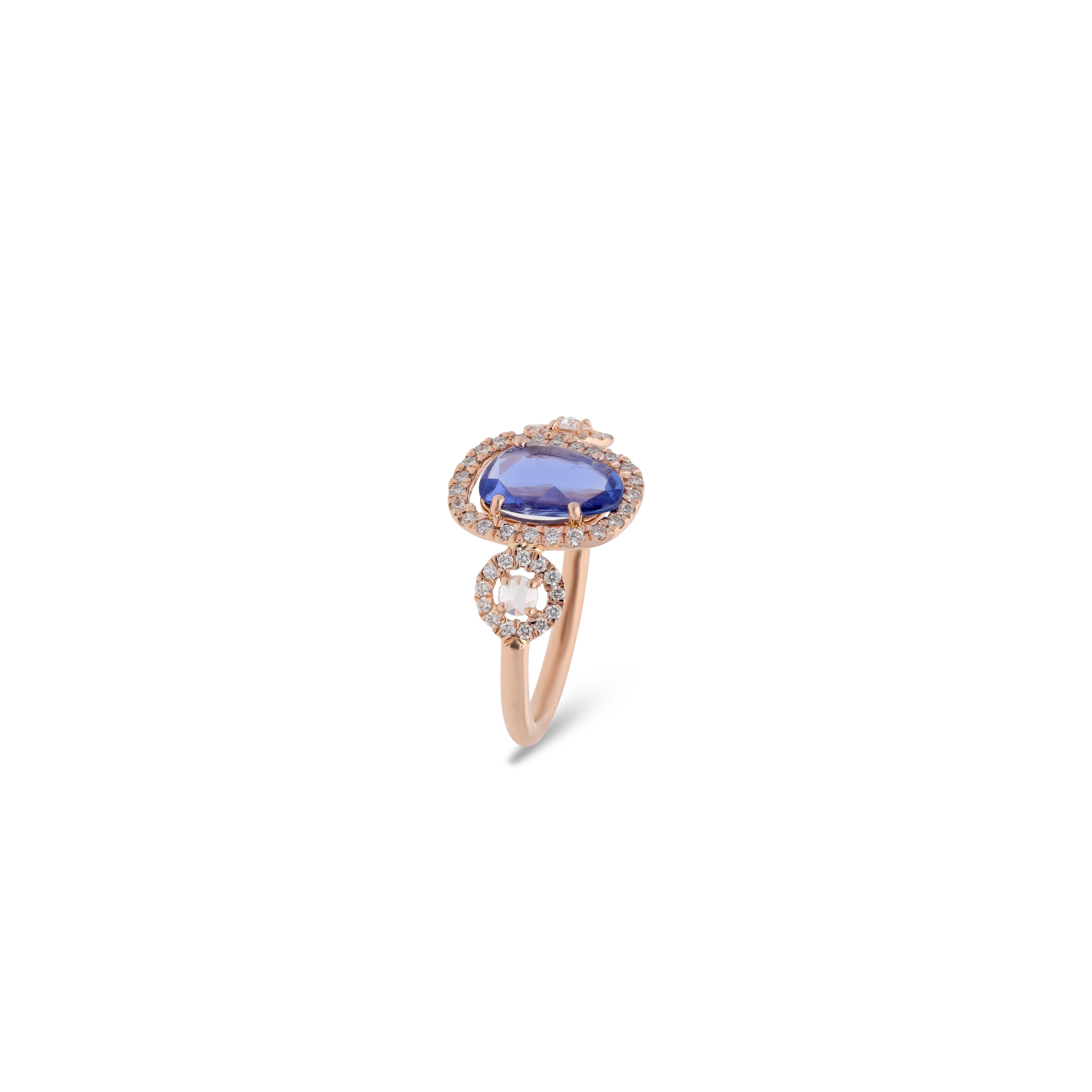 Dies ist ein eleganter und tragbarer Ring mit einer schönen Kombination aus blauen Saphiren  Gewicht 1,25 Karat, Diamant 0,38 Karat der Ring ist in 18 Karat Gelbgold Gewicht 2,81 Gramm besetzt.