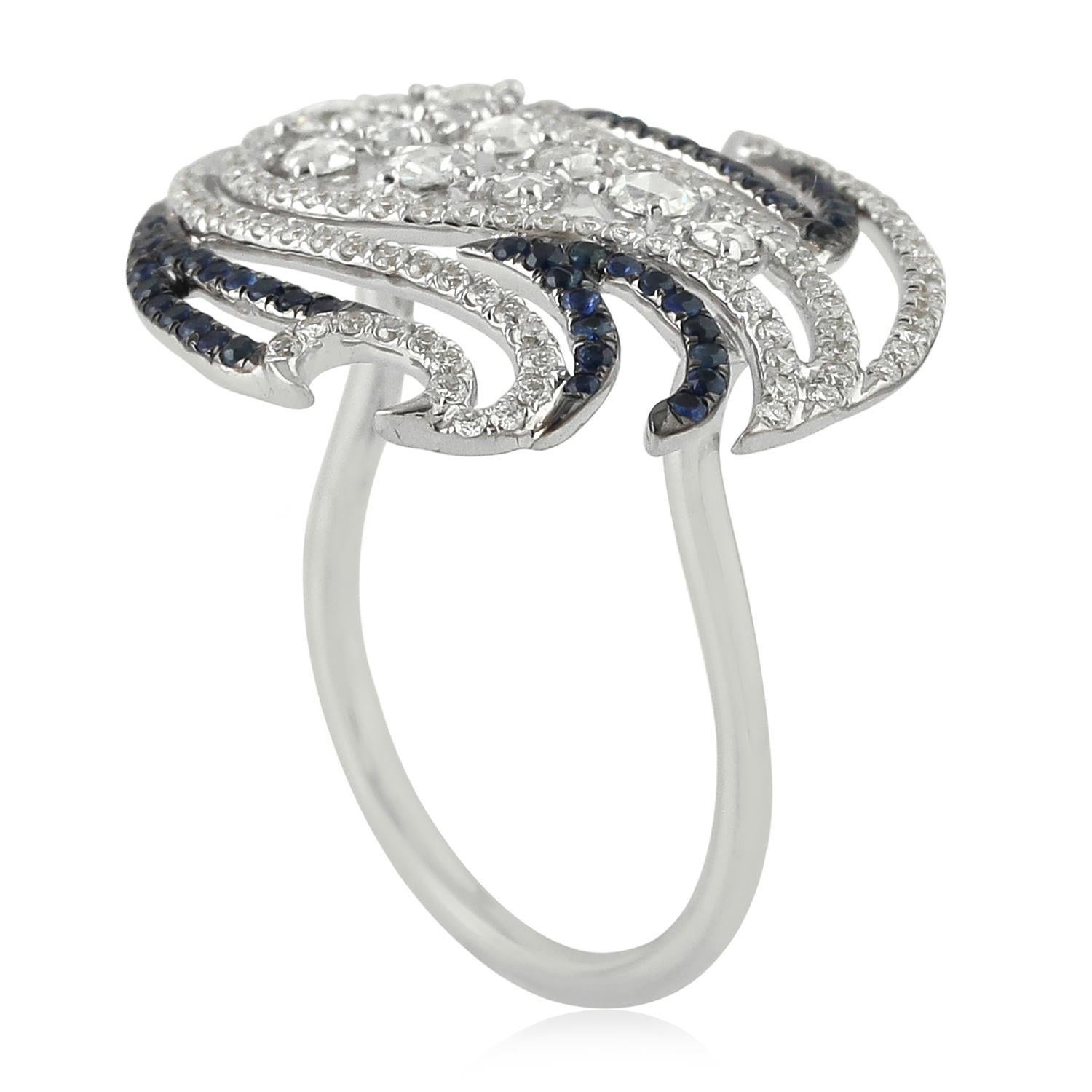 Blue Sapphire & Diamond Round Shaped Ring Made In 18k White Gold In New Condition For Sale In New York, NY