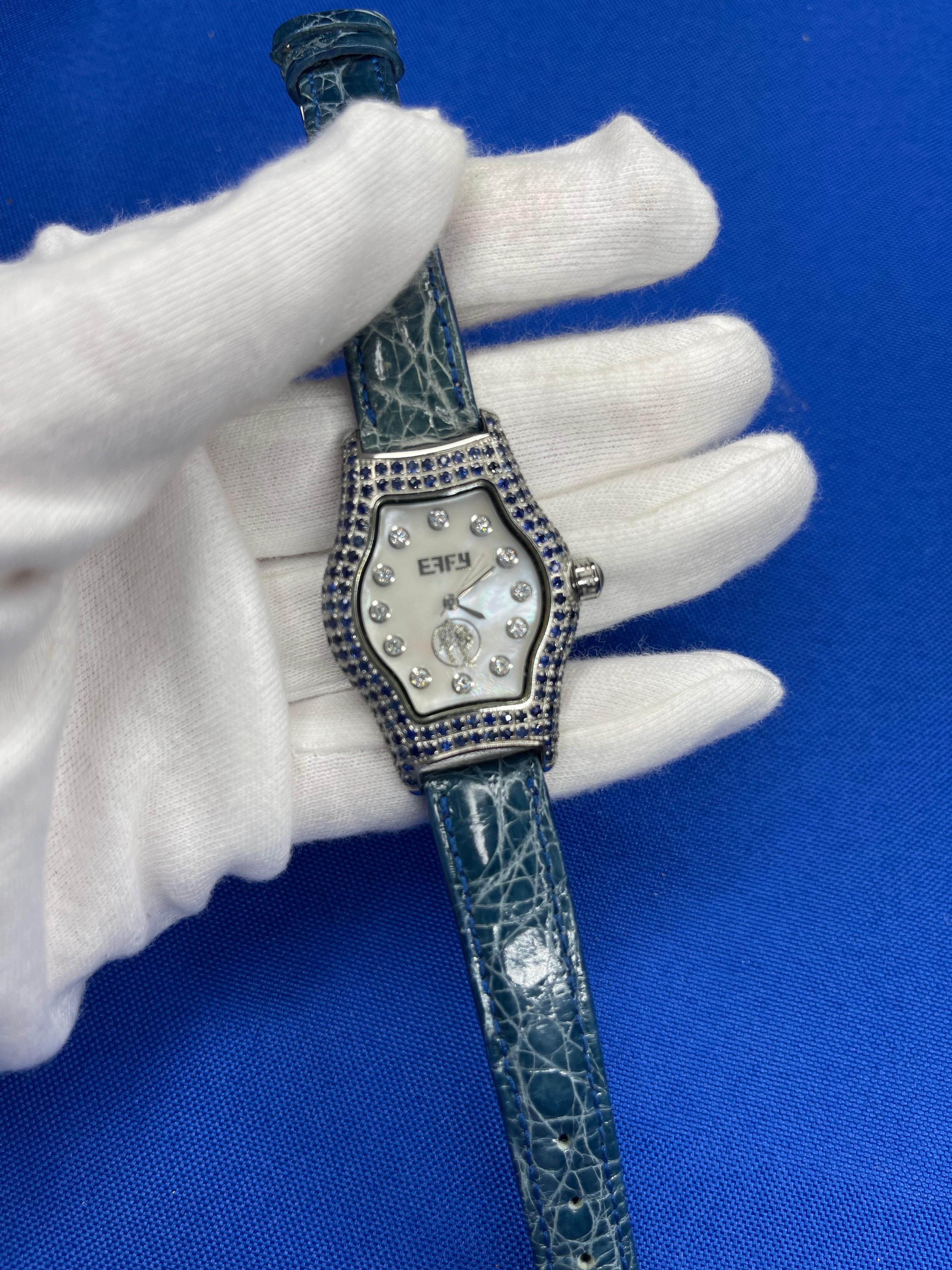 Blauer Saphir & Diamanten Pave Zifferblatt Luxus Schweizer Quarz Exotische Lederband Uhr (Moderne) im Angebot