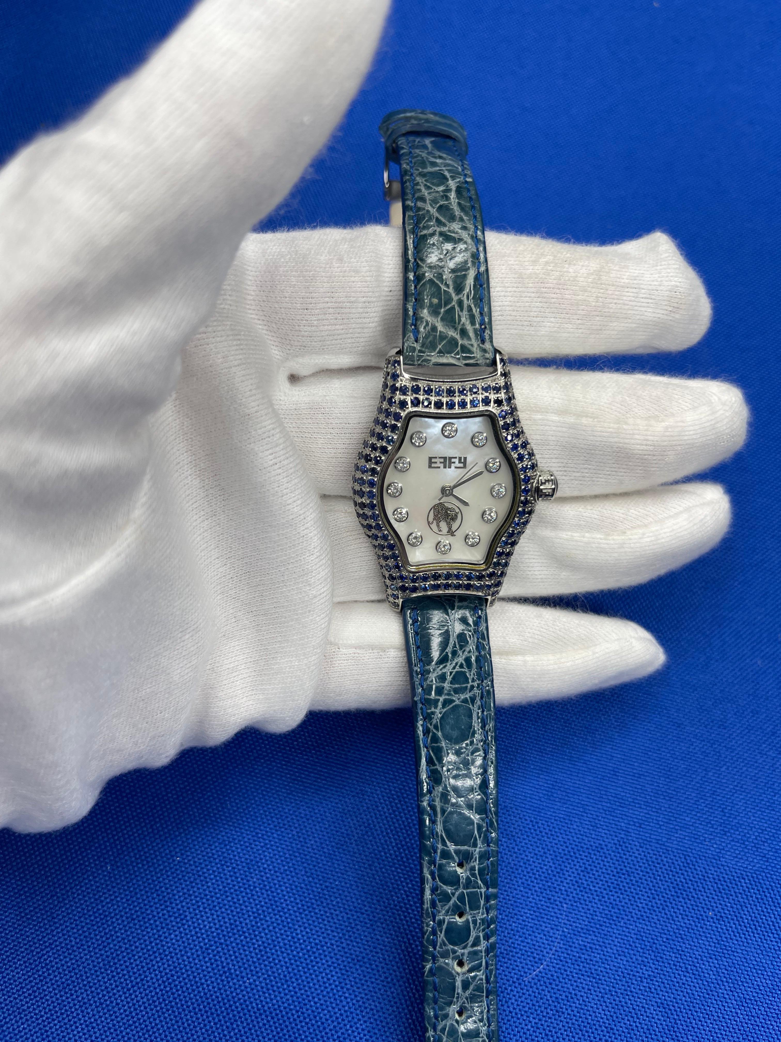 Blauer Saphir & Diamanten Pave Zifferblatt Luxus Schweizer Quarz Exotische Lederband Uhr Damen im Angebot