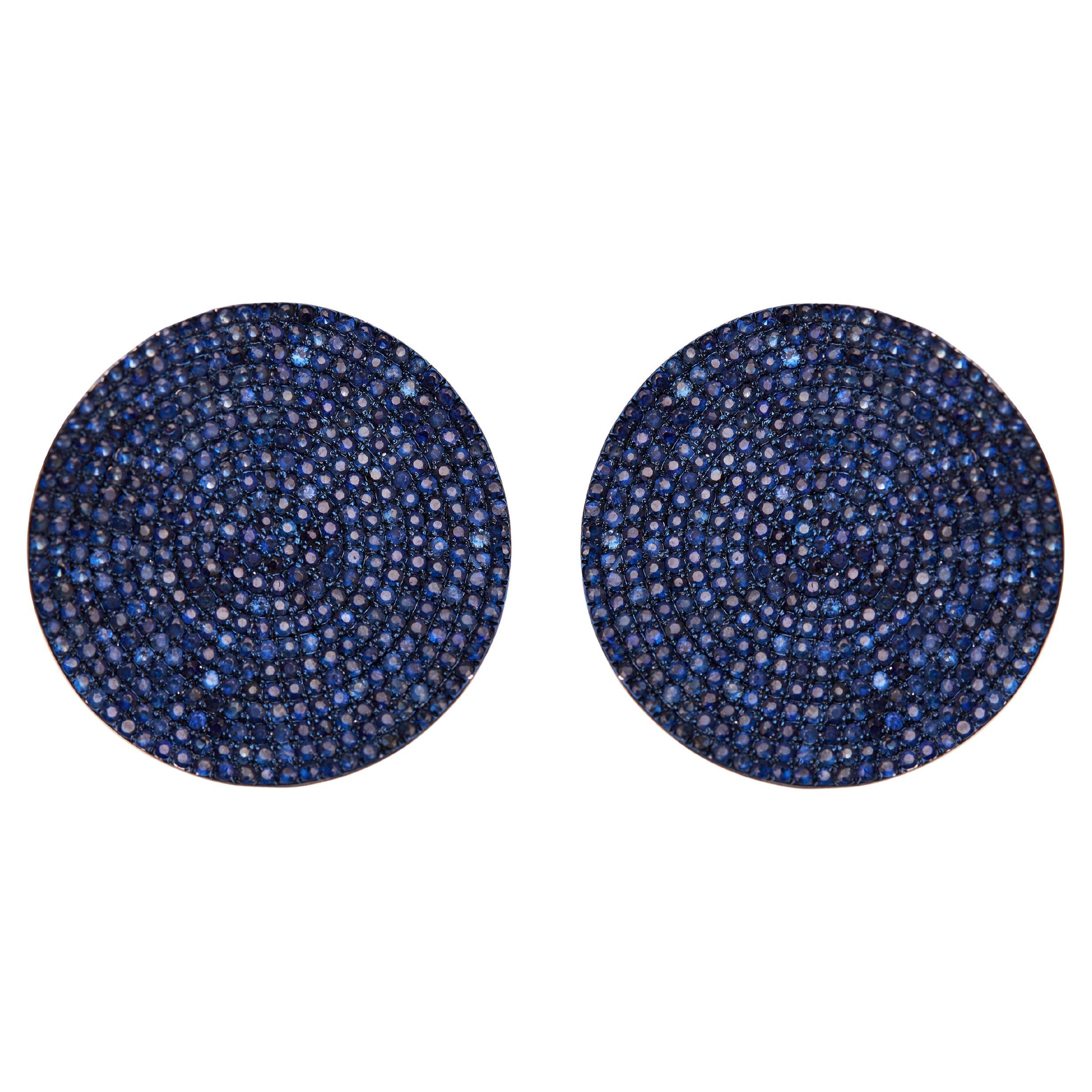 Orecchini a disco con zaffiro blu in oro 14 carati in vendita