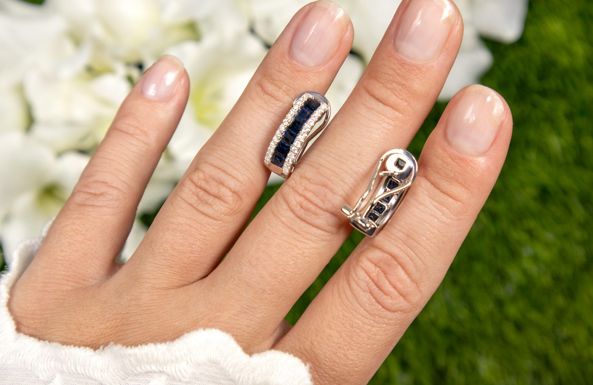 Orecchini con zaffiro blu Diamante aureolato 2,9 carati totali In condizioni ottime in vendita a Aliso Viejo, CA