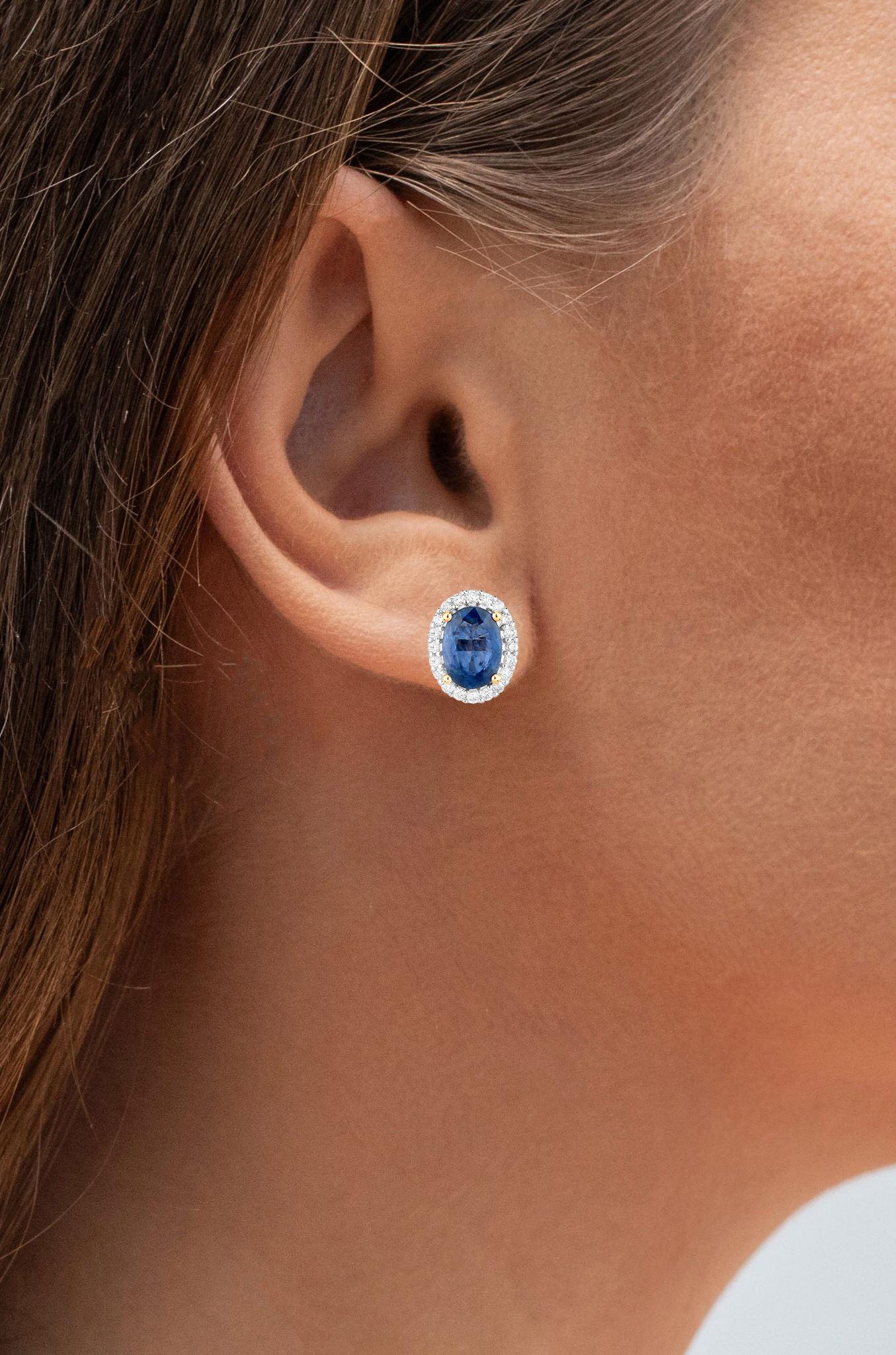 Taglio ovale Orecchini con zaffiro blu Diamanti 2,15 carati Oro giallo 14K in vendita