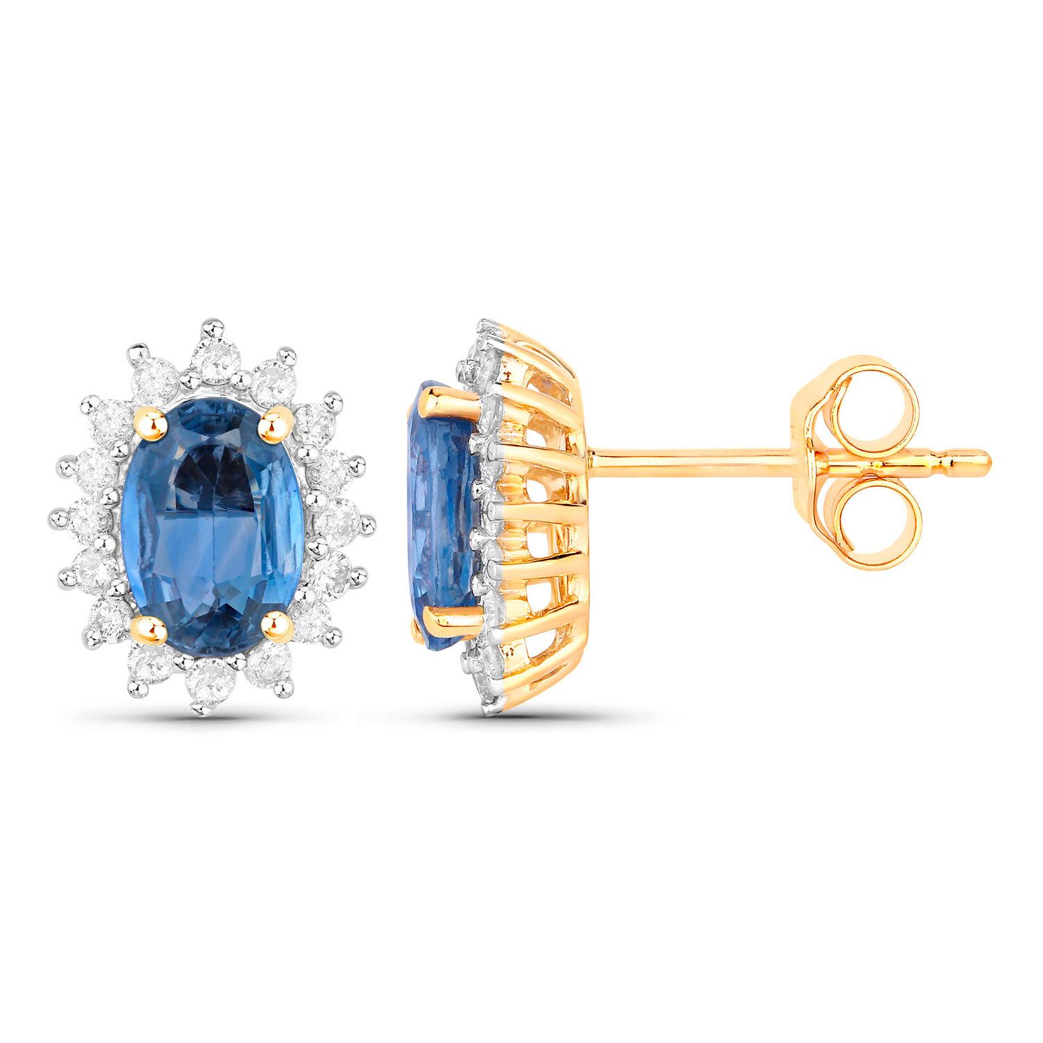 Contemporaneo Orecchini con zaffiro blu e diamanti aureolati 2,2 carati in oro giallo 14 carati in vendita